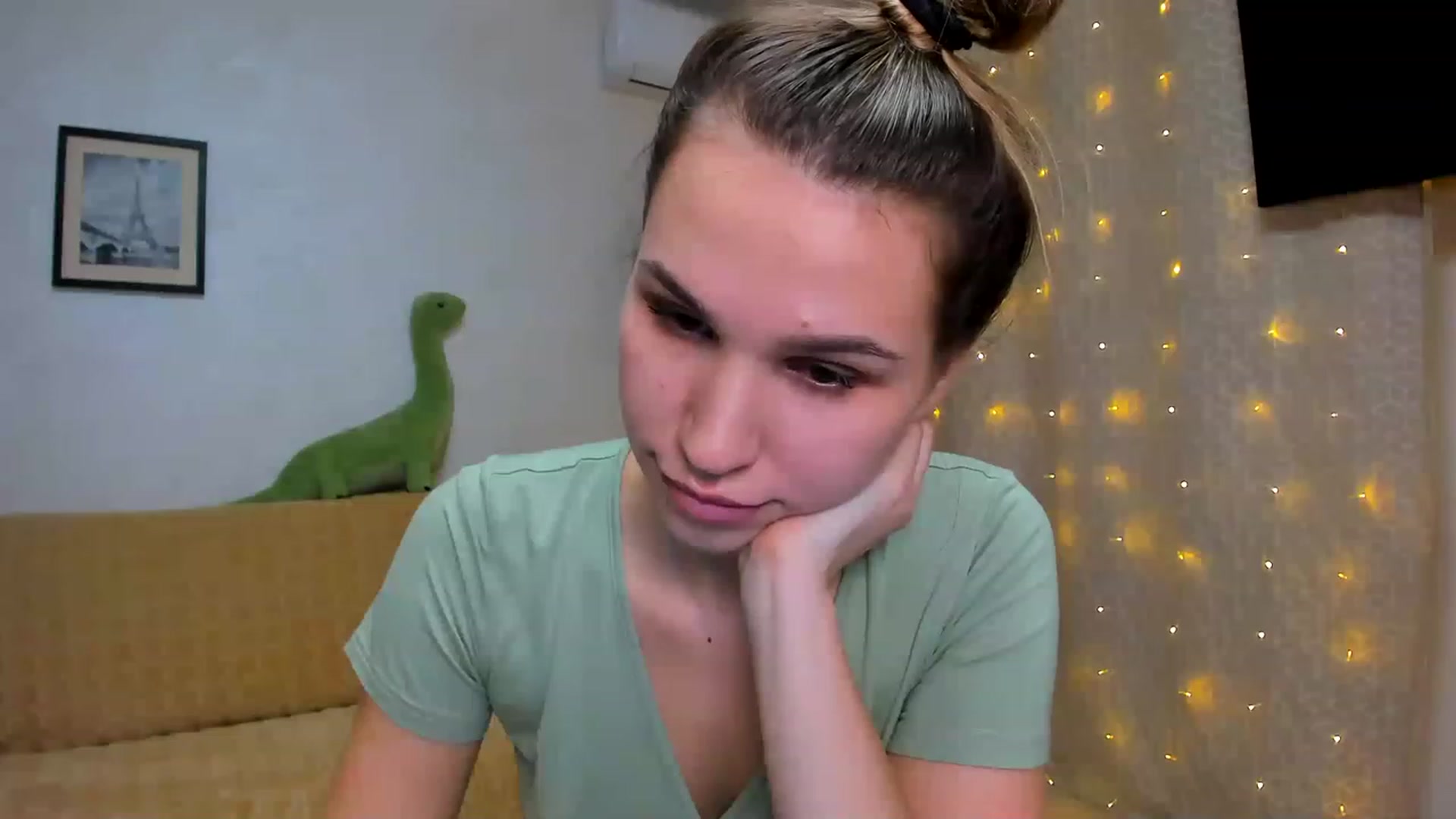 Gallery image thumbnail from WaveOfLove's myfreecams stream on, 01/21/2023, 20:43 image 9 of 20