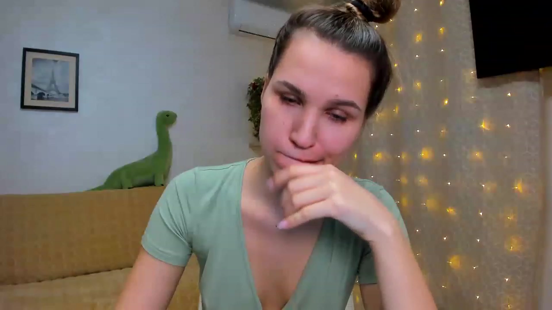 Gallery image thumbnail from WaveOfLove's myfreecams stream on, 01/21/2023, 20:43 image 1 of 20