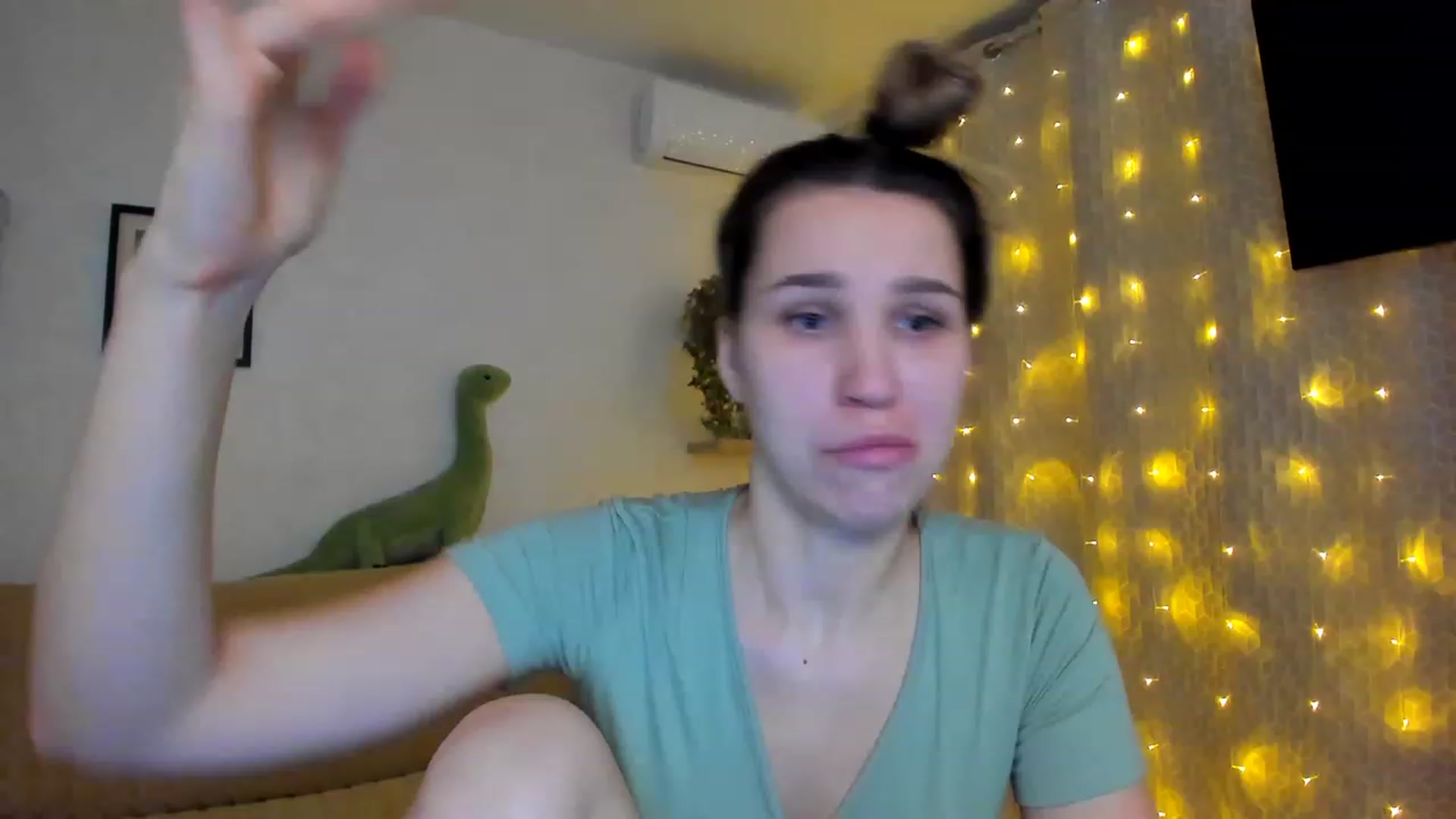 Gallery image thumbnail from WaveOfLove's myfreecams stream on, 01/21/2023, 21:31 image 6 of 20