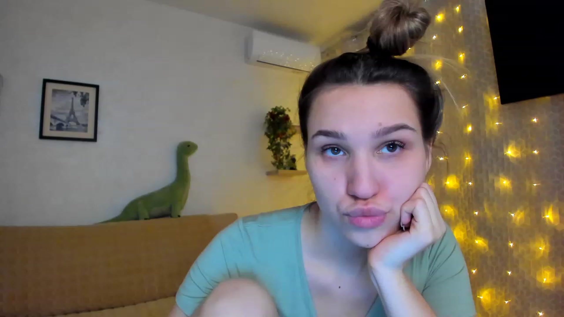 Gallery image thumbnail from WaveOfLove's myfreecams stream on, 01/21/2023, 21:31 image 4 of 20