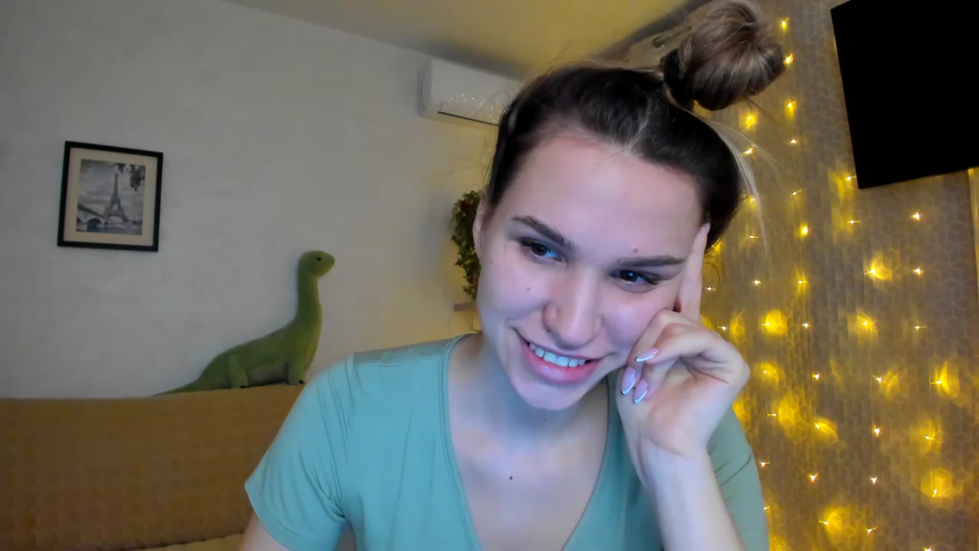 Gallery image thumbnail from WaveOfLove's myfreecams stream on, 01/21/2023, 21:31 image 1 of 20