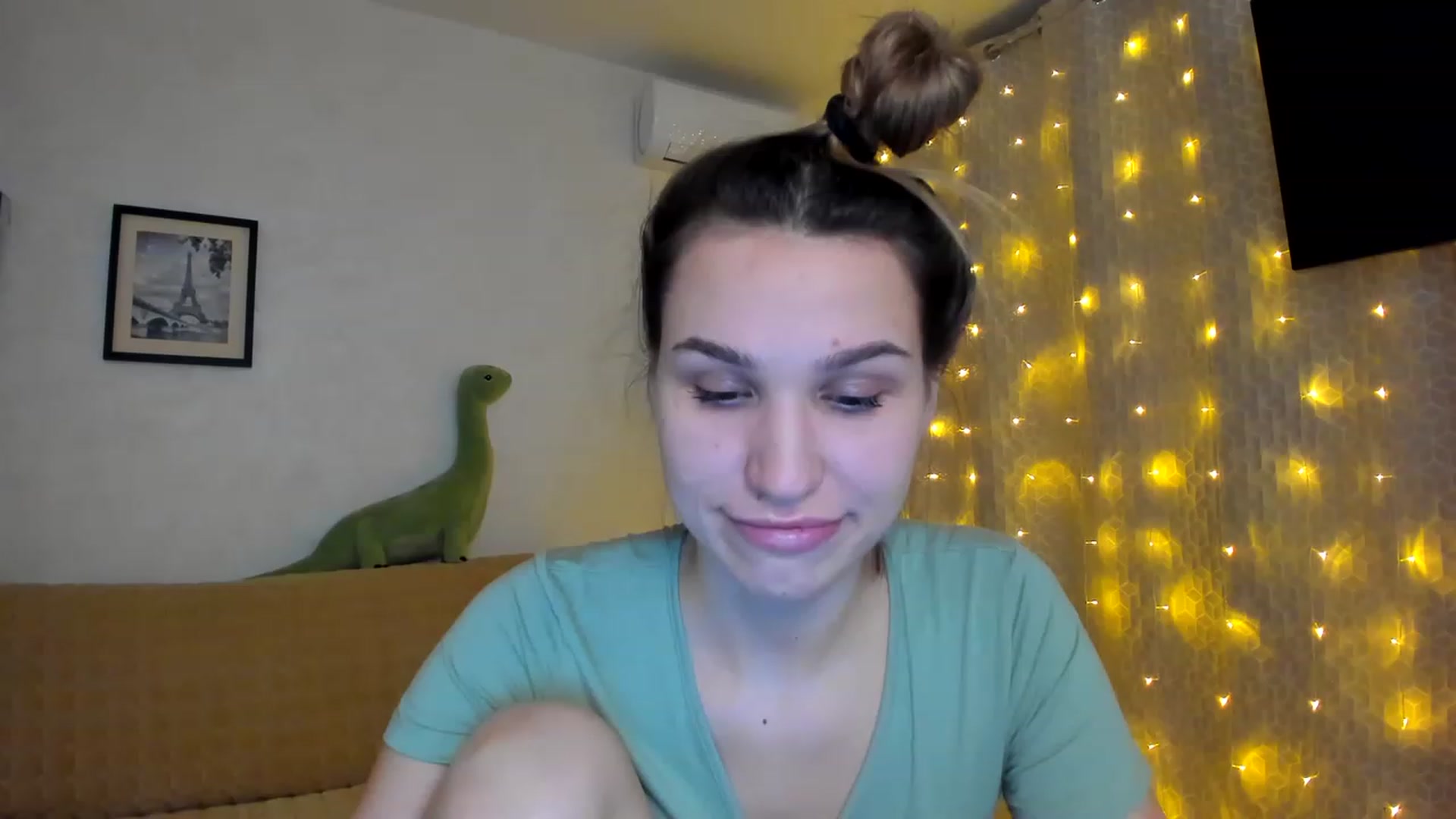 Gallery image thumbnail from WaveOfLove's myfreecams stream on, 01/21/2023, 21:31 image 15 of 20