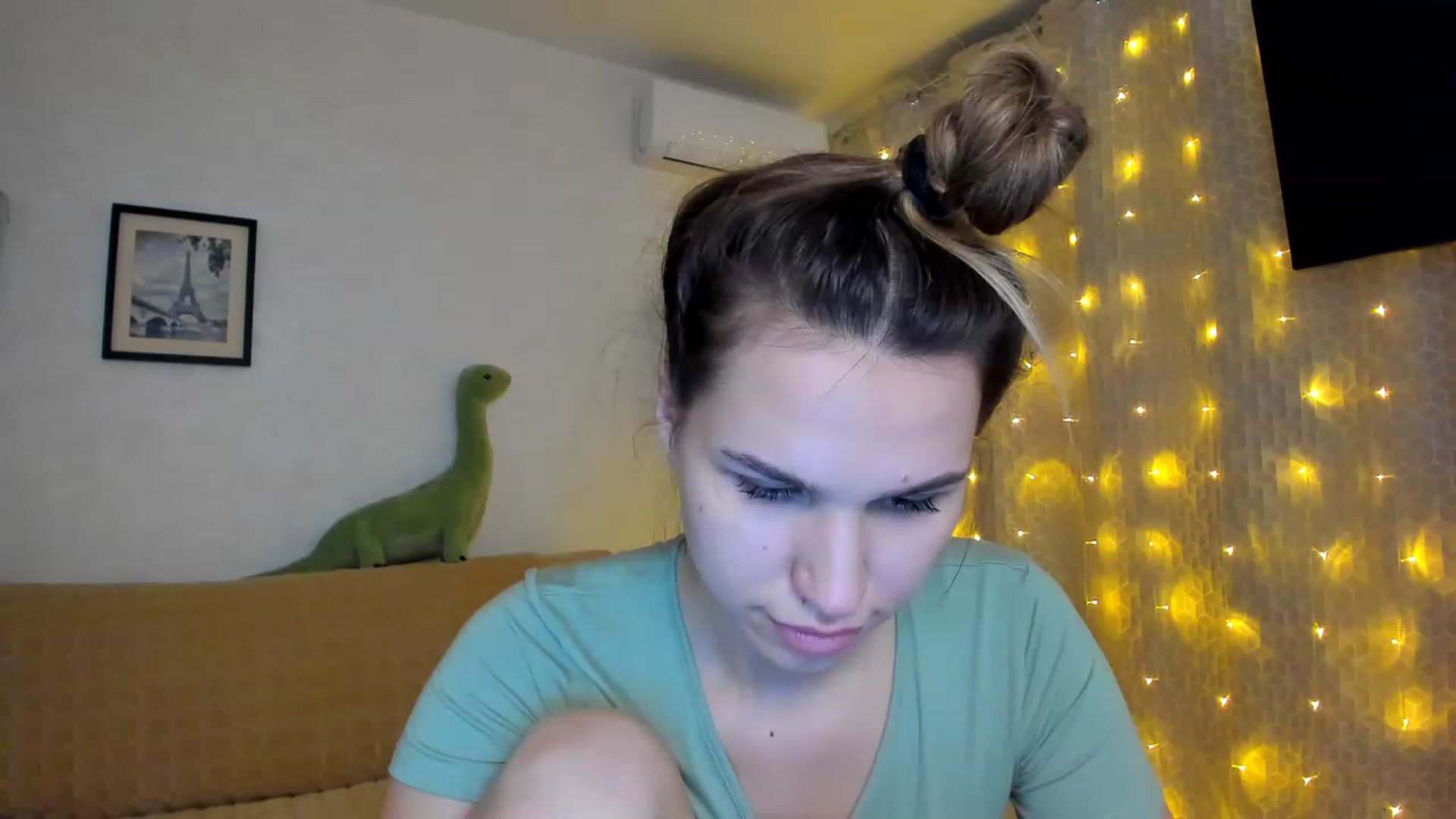Gallery image thumbnail from WaveOfLove's myfreecams stream on, 01/21/2023, 21:31 image 16 of 20