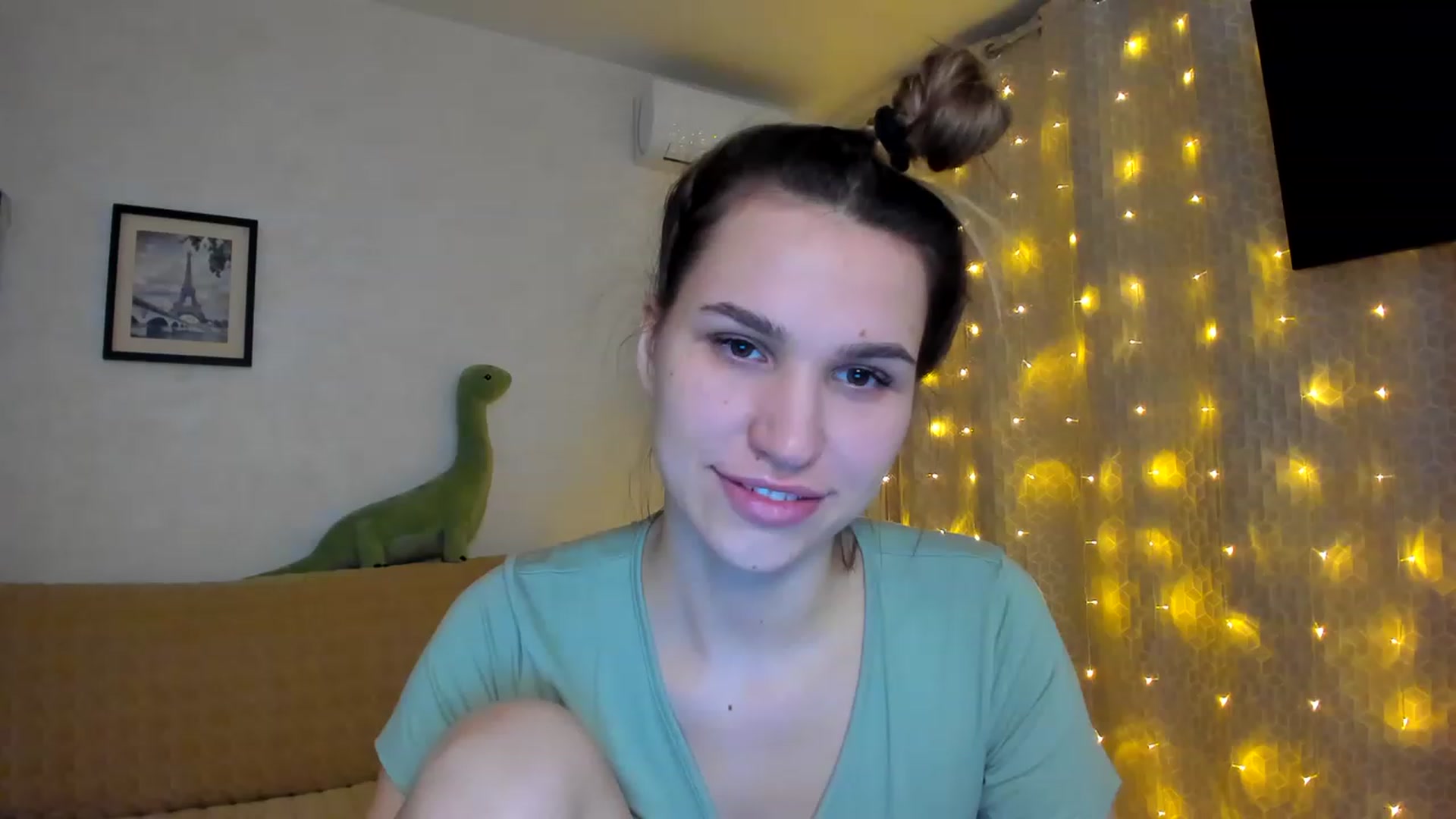 Gallery image thumbnail from WaveOfLove's myfreecams stream on, 01/21/2023, 21:31 image 14 of 20