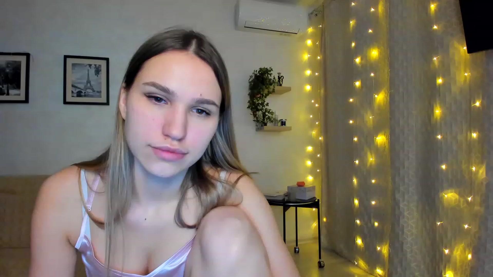 Gallery image thumbnail from WaveOfLove's myfreecams stream on, 01/27/2023, 19:16 image 4 of 20