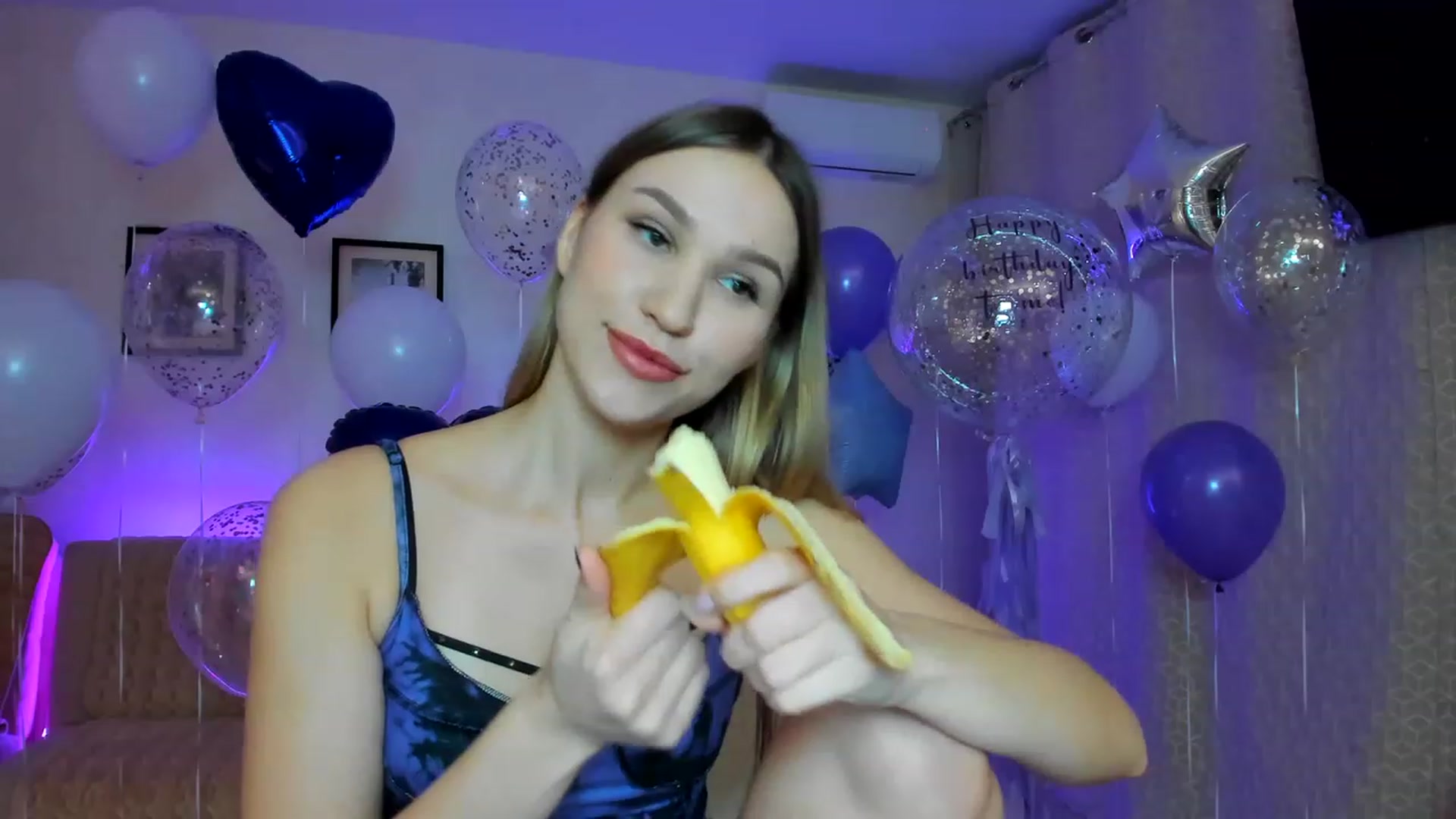 Gallery image thumbnail from WaveOfLove's myfreecams stream on, 01/28/2023, 15:32 image 17 of 20