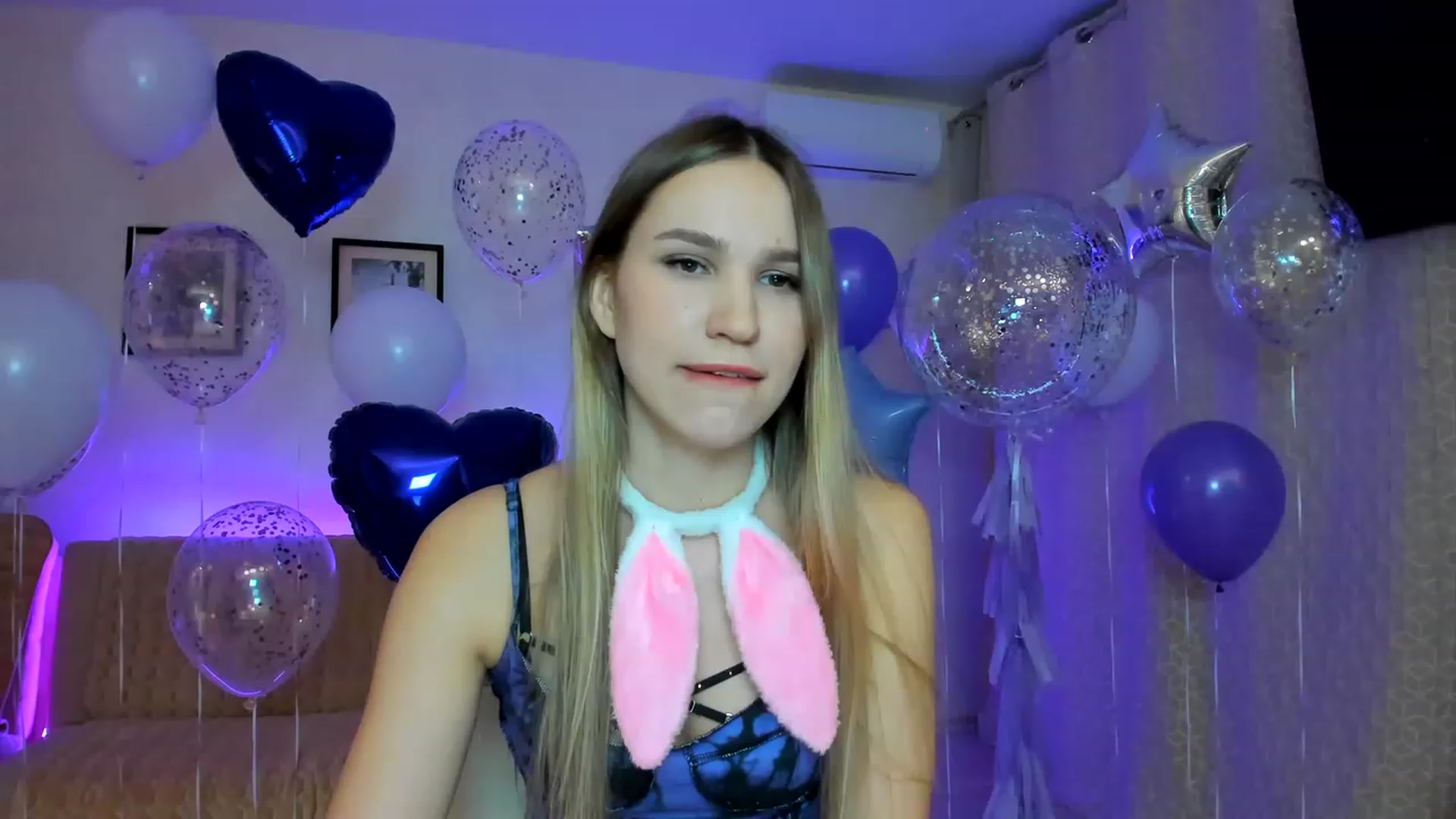 Gallery image thumbnail from WaveOfLove's myfreecams stream on, 01/28/2023, 16:25 image 7 of 20