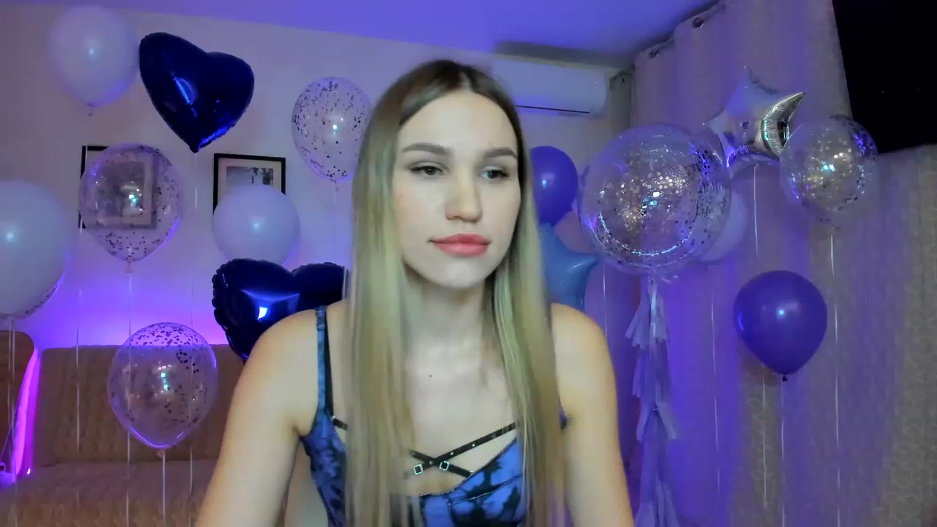 Gallery image thumbnail from WaveOfLove's myfreecams stream on, 01/28/2023, 16:25 image 8 of 20