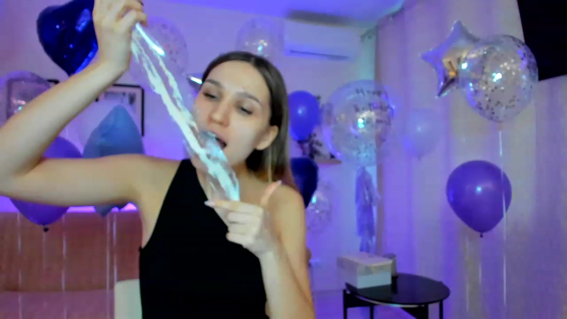 Gallery image thumbnail from WaveOfLove's myfreecams stream on, 01/29/2023, 13:05 image 16 of 20