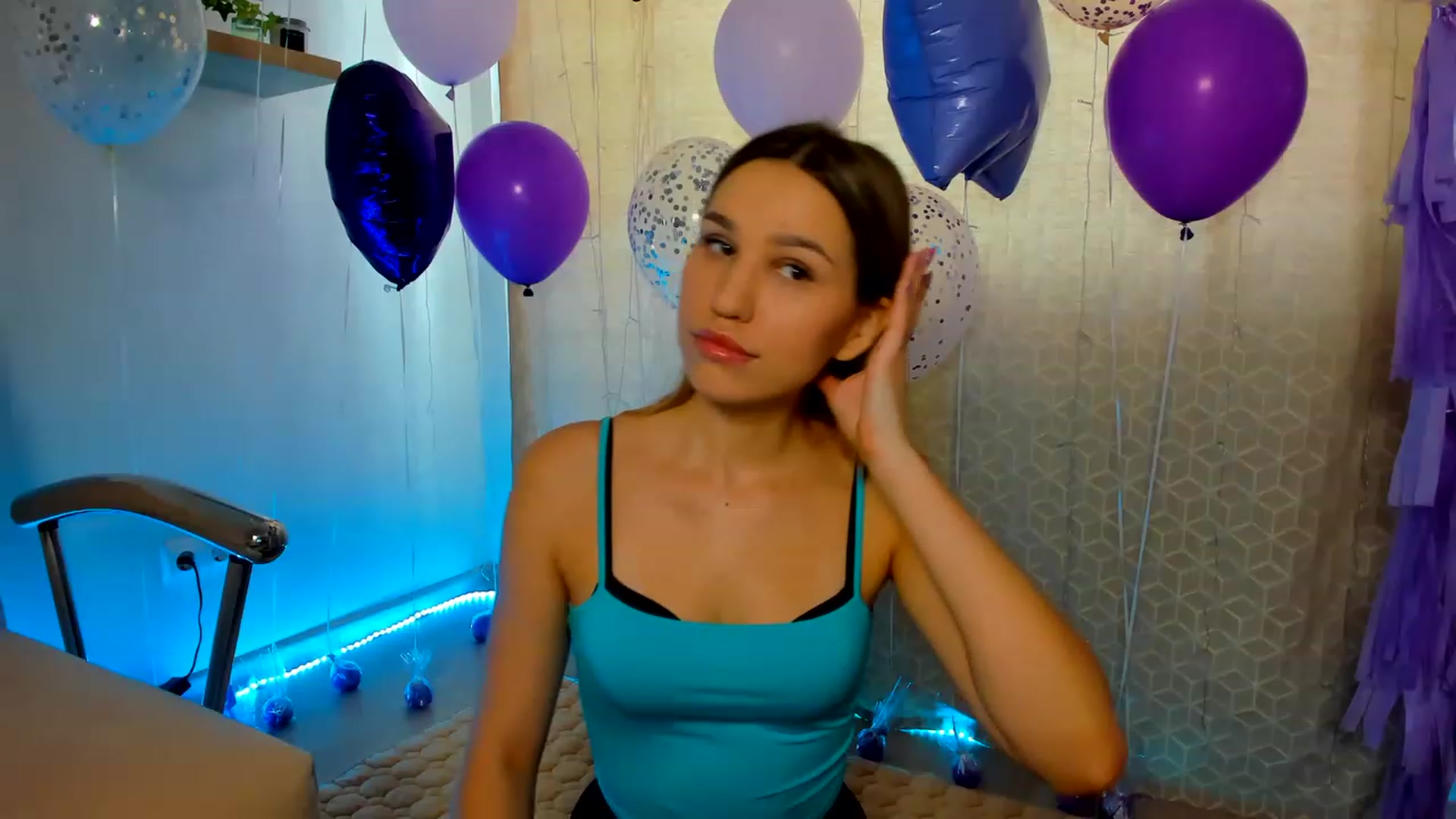 Gallery image thumbnail from WaveOfLove's myfreecams stream on, 02/07/2023, 10:56 image 3 of 20