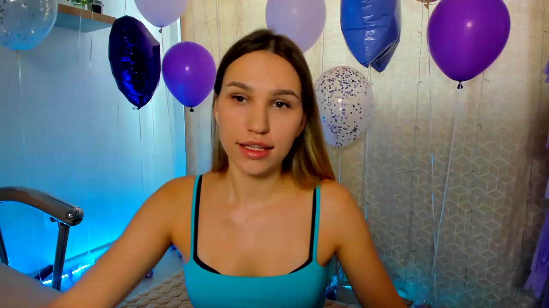 Gallery image thumbnail from WaveOfLove's myfreecams stream on, 02/07/2023, 10:56 image 8 of 20