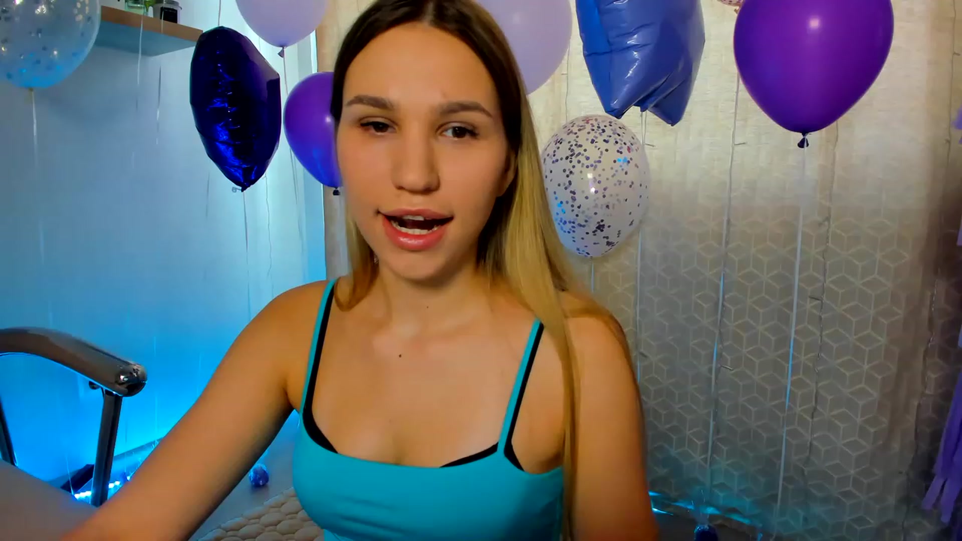 Gallery image thumbnail from WaveOfLove's myfreecams stream on, 02/07/2023, 10:56 image 16 of 20