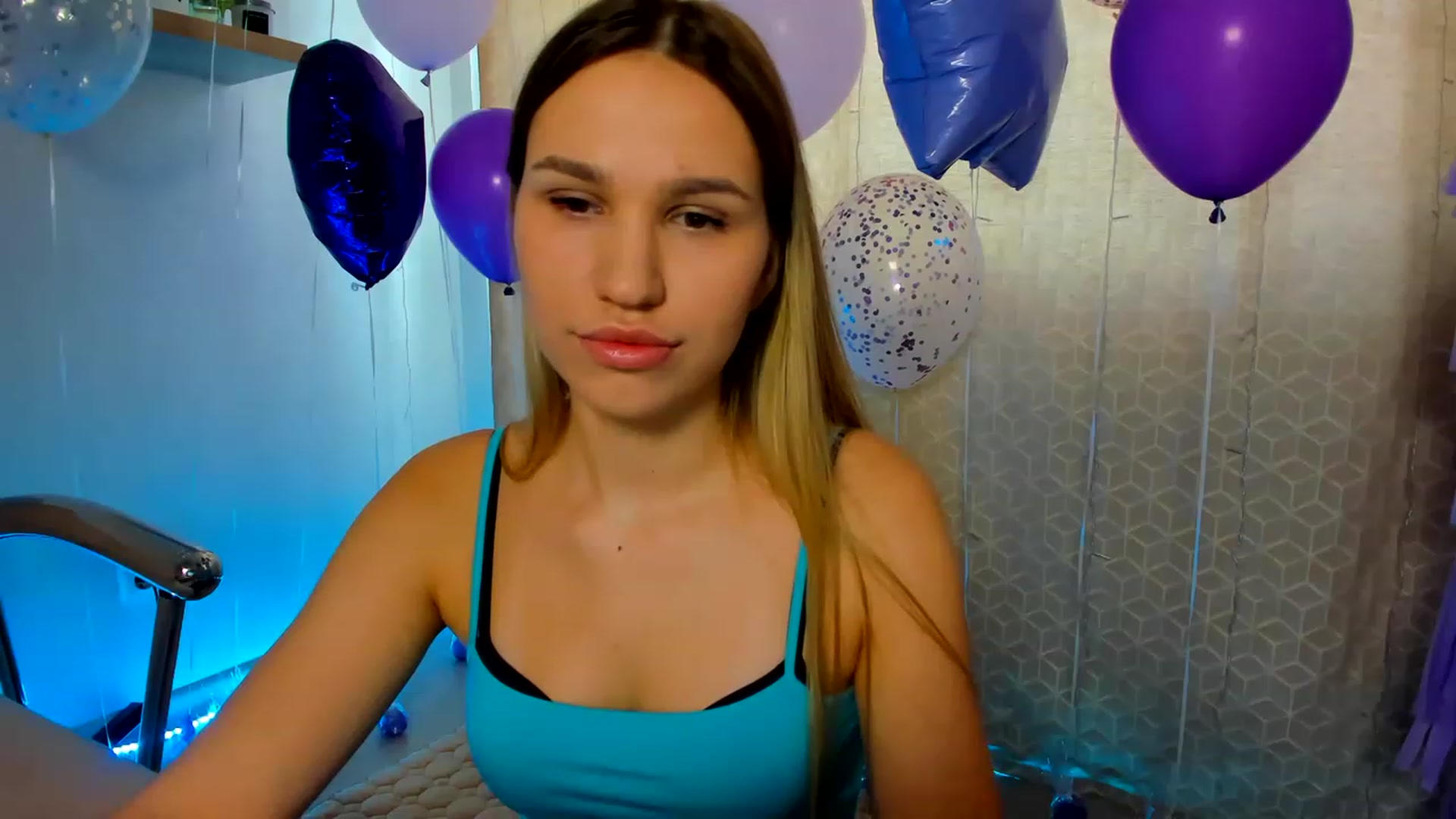 Gallery image thumbnail from WaveOfLove's myfreecams stream on, 02/07/2023, 10:56 image 17 of 20