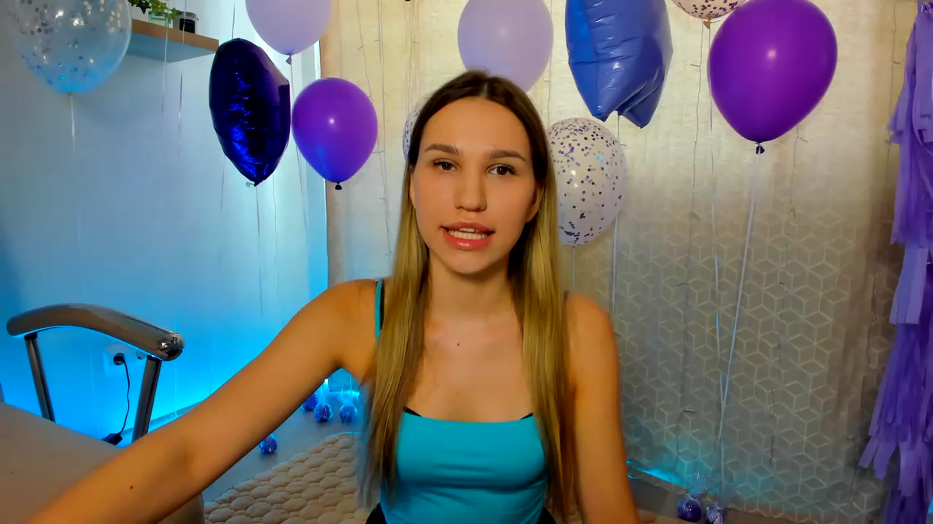 Gallery image thumbnail from WaveOfLove's myfreecams stream on, 02/07/2023, 10:56 image 4 of 20