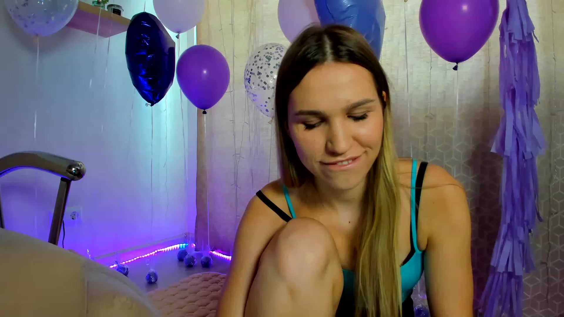 Gallery image thumbnail from WaveOfLove's myfreecams stream on, 02/07/2023, 11:58 image 12 of 20