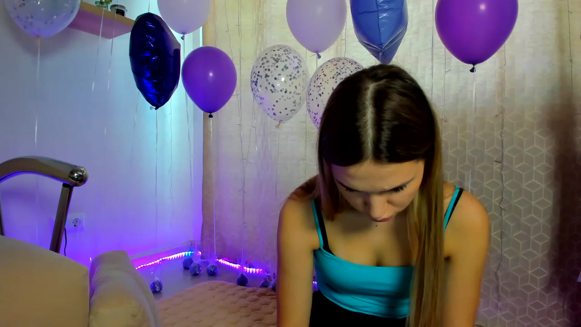 Gallery image thumbnail from WaveOfLove's myfreecams stream on, 02/07/2023, 11:58 image 5 of 20