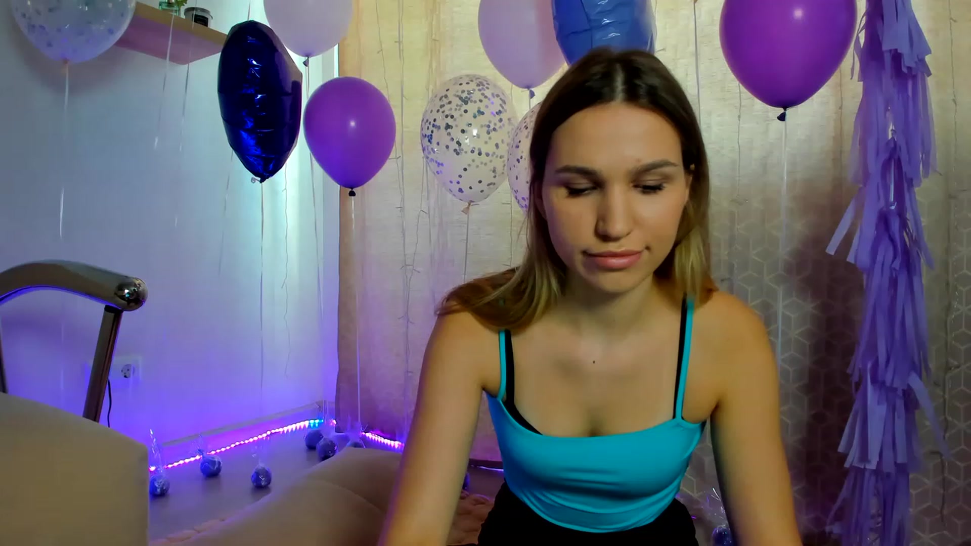 Gallery image thumbnail from WaveOfLove's myfreecams stream on, 02/07/2023, 11:58 image 15 of 20