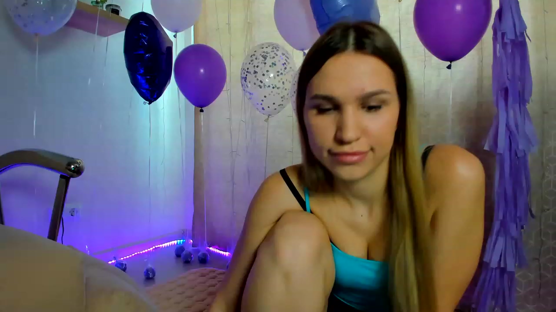 Gallery image thumbnail from WaveOfLove's myfreecams stream on, 02/07/2023, 11:58 image 13 of 20