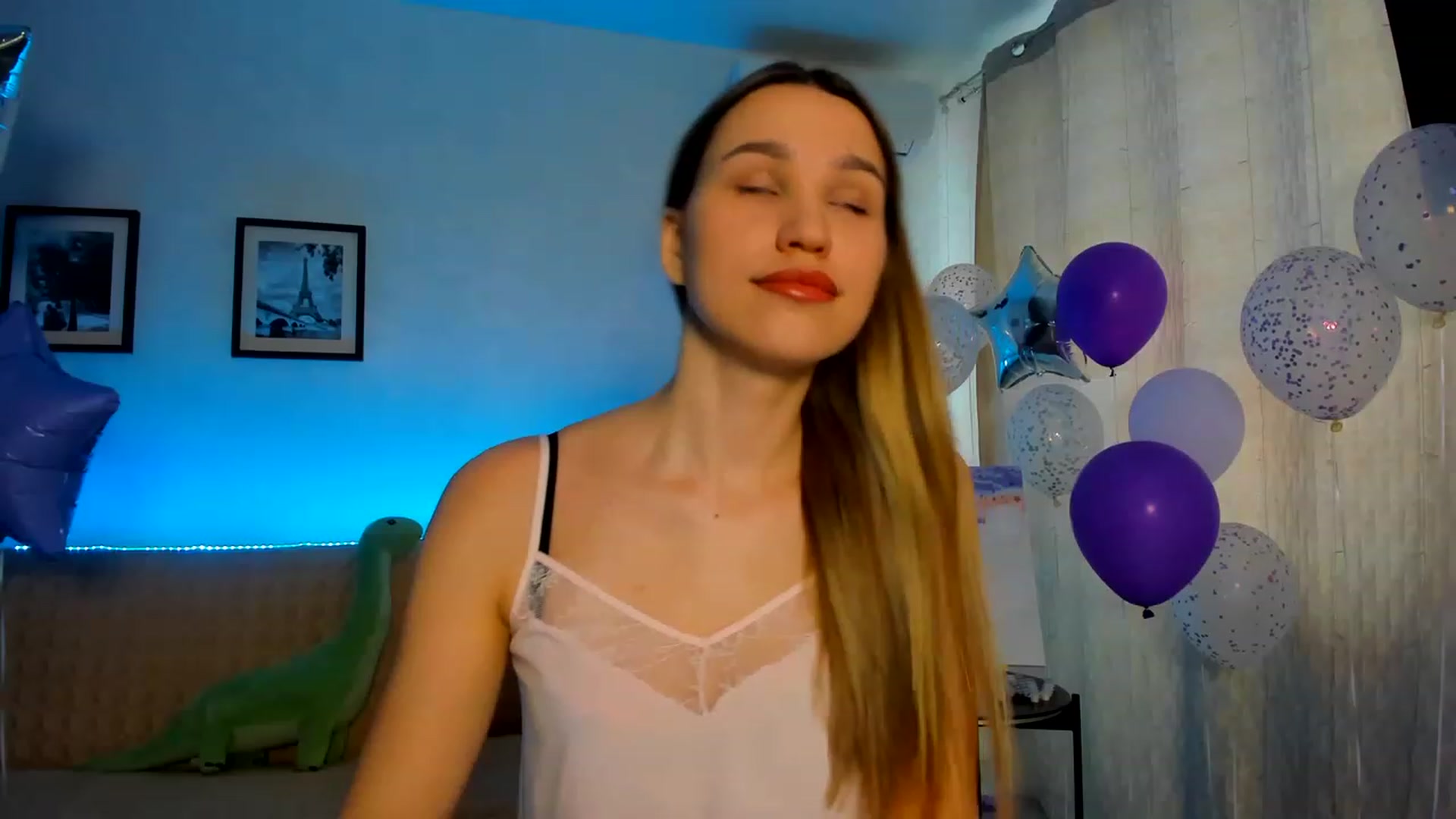 Gallery image thumbnail from WaveOfLove's myfreecams stream on, 02/13/2023, 11:35 image 5 of 20