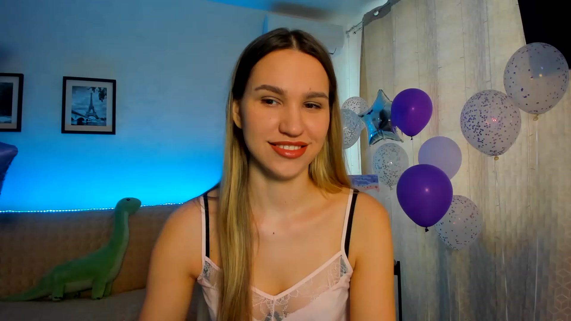 Gallery image thumbnail from WaveOfLove's myfreecams stream on, 02/13/2023, 11:35 image 3 of 20