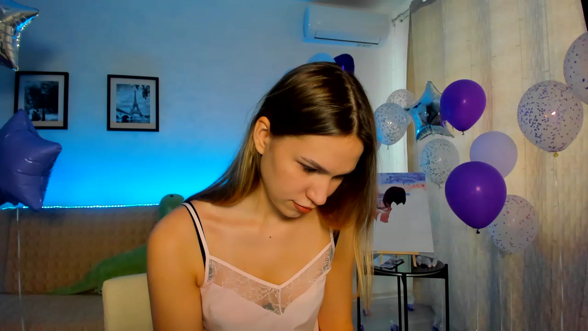 Gallery image thumbnail from WaveOfLove's myfreecams stream on, 02/13/2023, 11:35 image 9 of 20