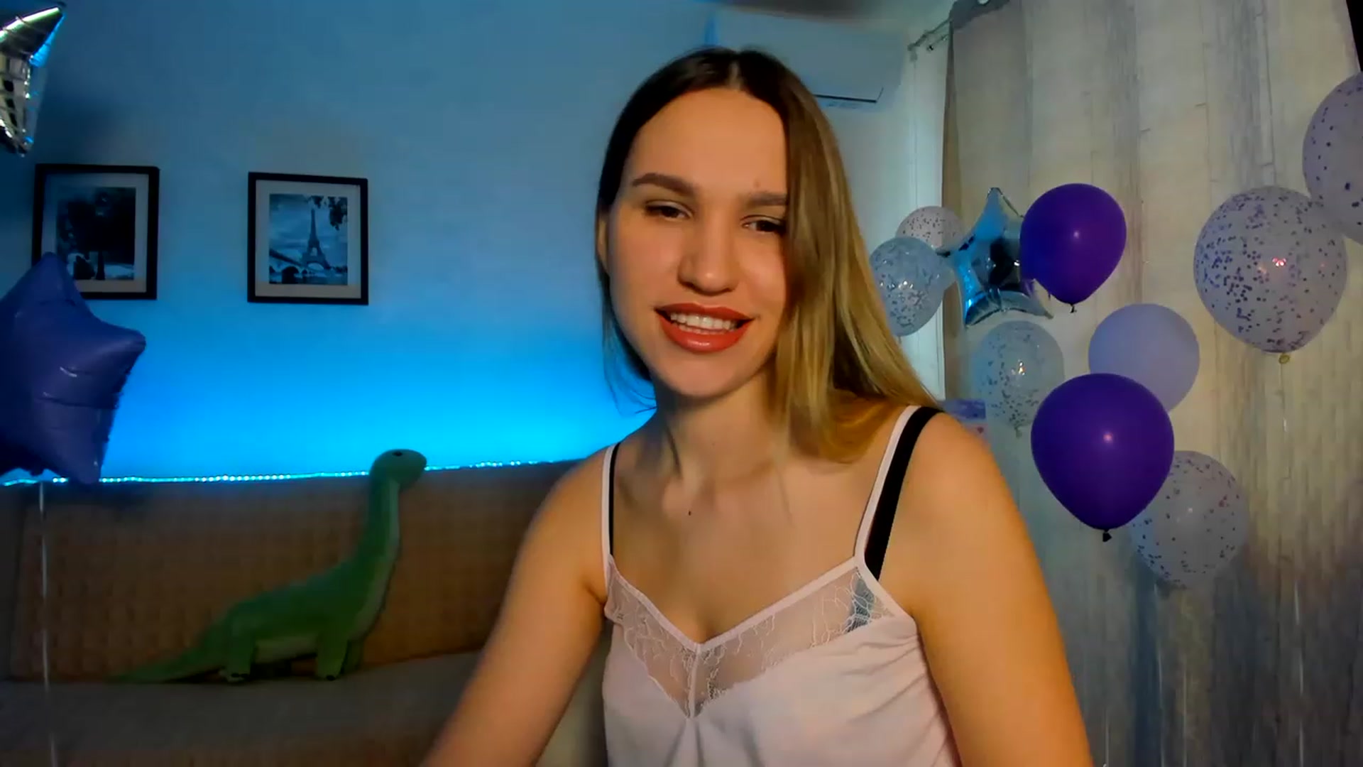 Gallery image thumbnail from WaveOfLove's myfreecams stream on, 02/13/2023, 11:35 image 8 of 20