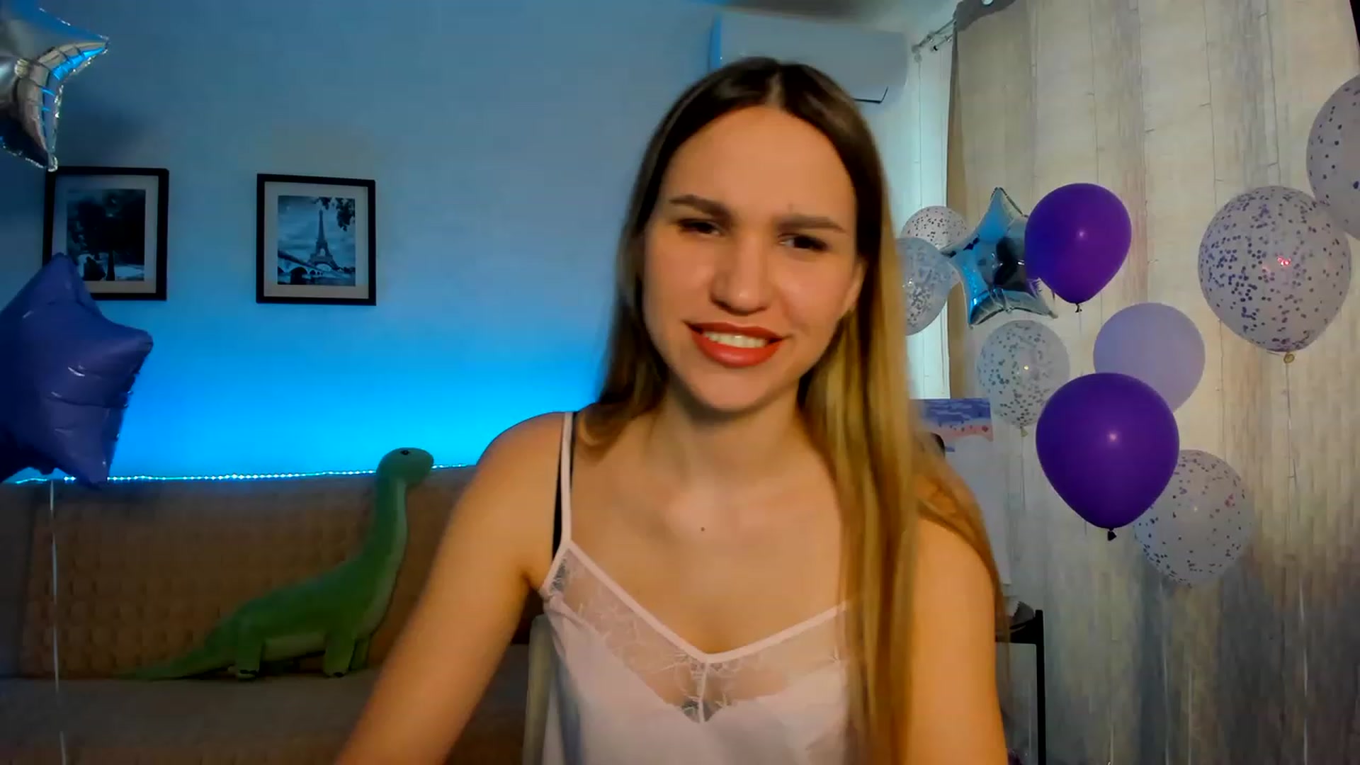 Gallery image thumbnail from WaveOfLove's myfreecams stream on, 02/13/2023, 11:35 image 13 of 20