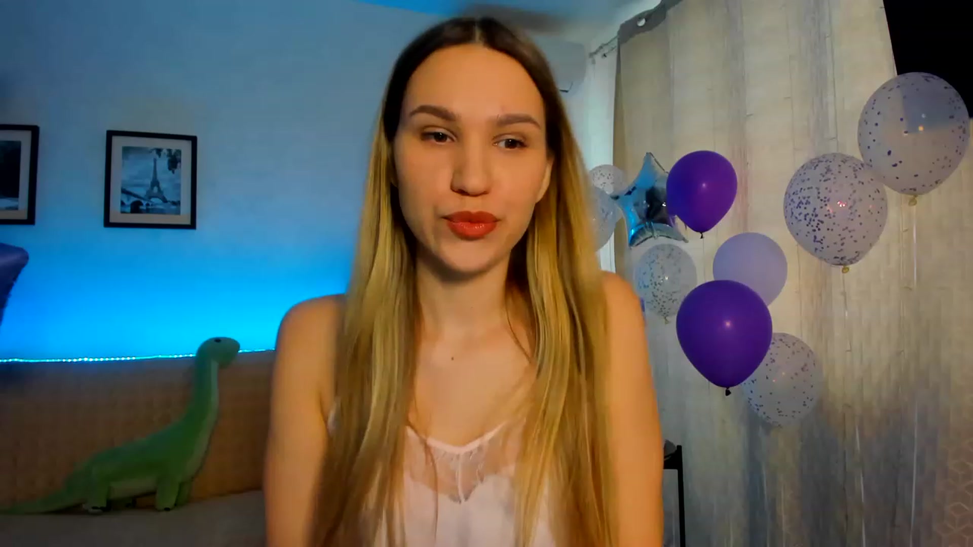 Gallery image thumbnail from WaveOfLove's myfreecams stream on, 02/13/2023, 11:35 image 4 of 20