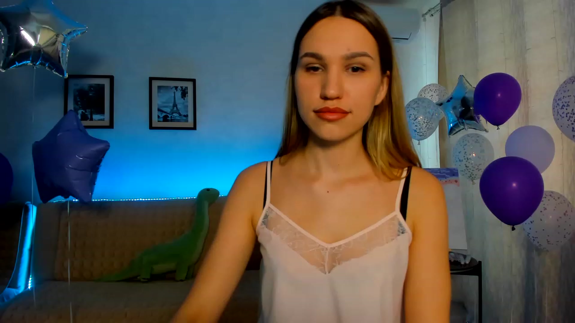 Gallery image thumbnail from WaveOfLove's myfreecams stream on, 02/13/2023, 11:35 image 19 of 20