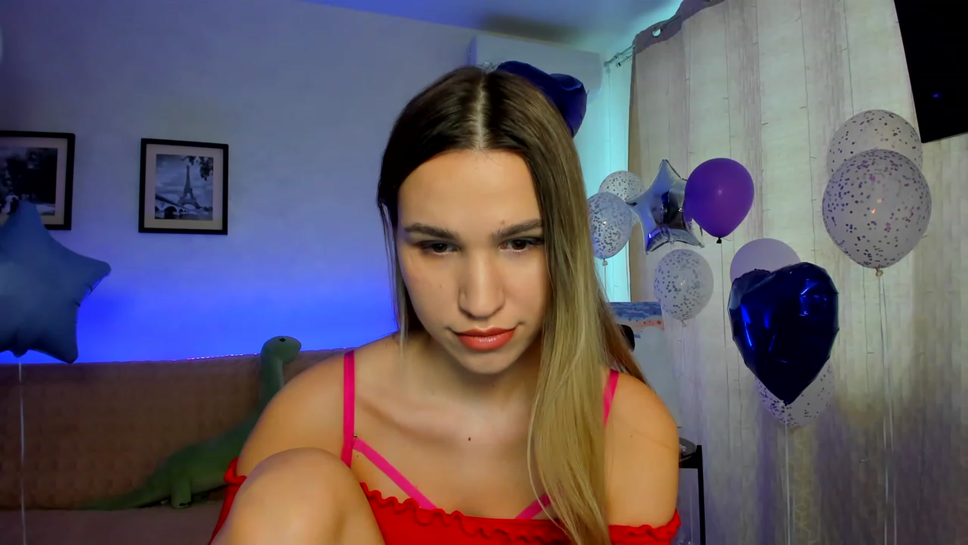 Gallery image thumbnail from WaveOfLove's myfreecams stream on, 02/14/2023, 11:13 image 11 of 20