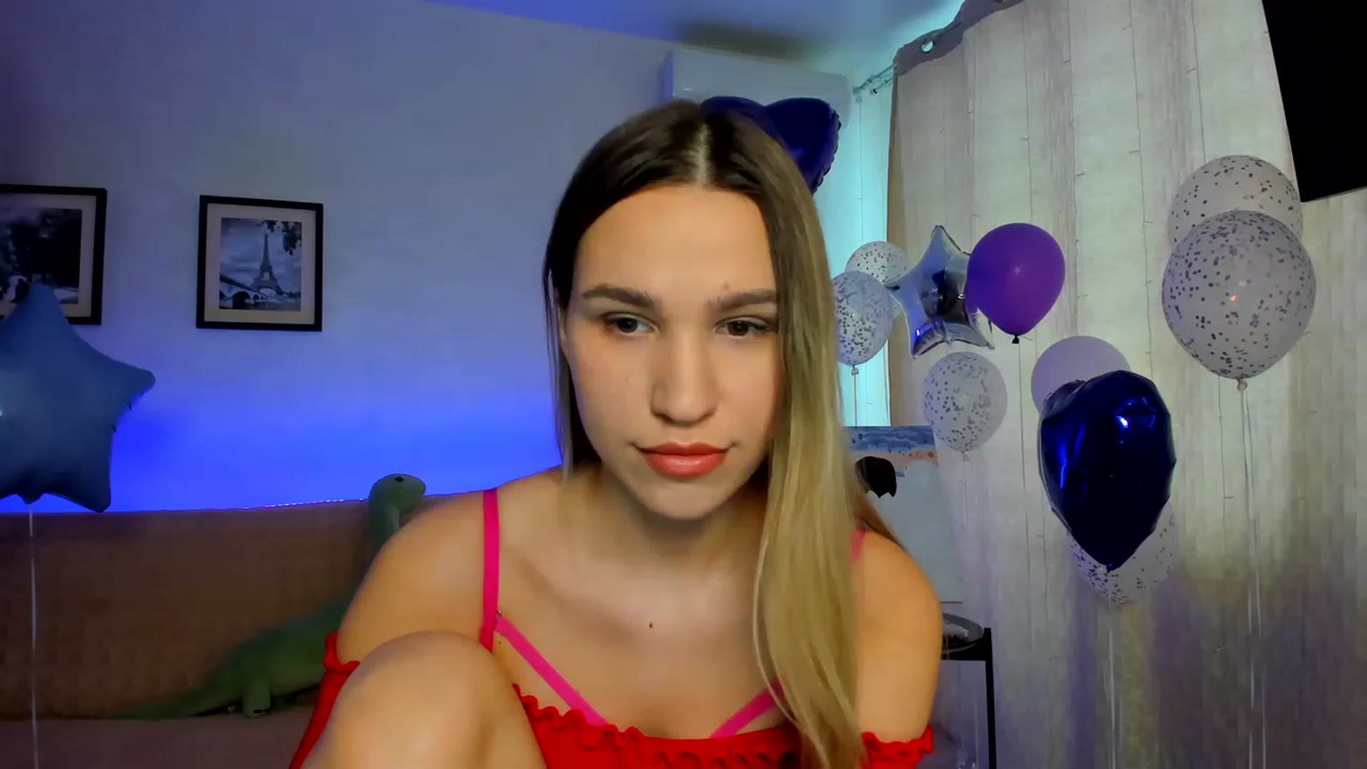 Gallery image thumbnail from WaveOfLove's myfreecams stream on, 02/14/2023, 11:13 image 10 of 20