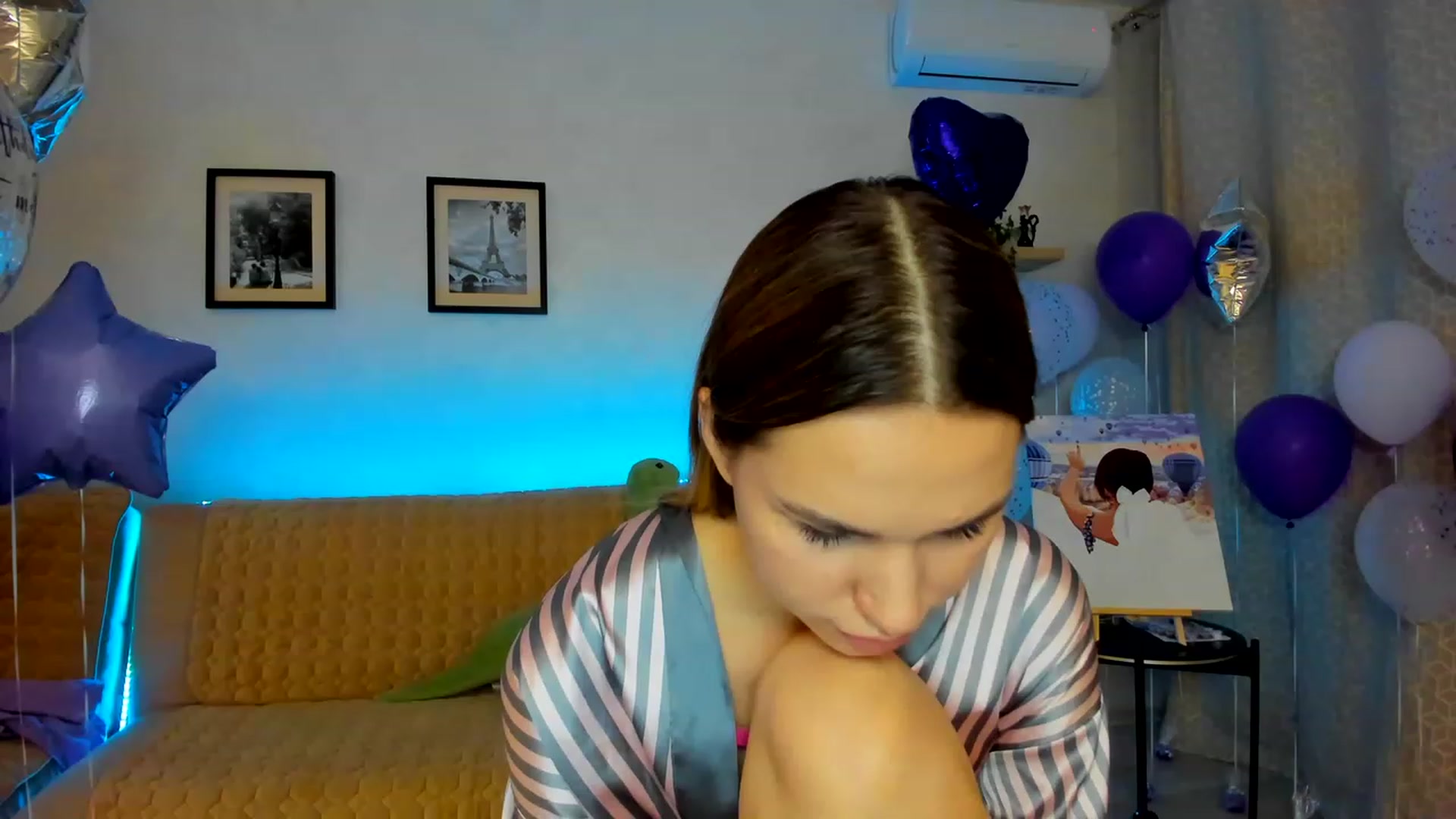 Gallery image thumbnail from WaveOfLove's myfreecams stream on, 02/17/2023, 21:43 image 19 of 20