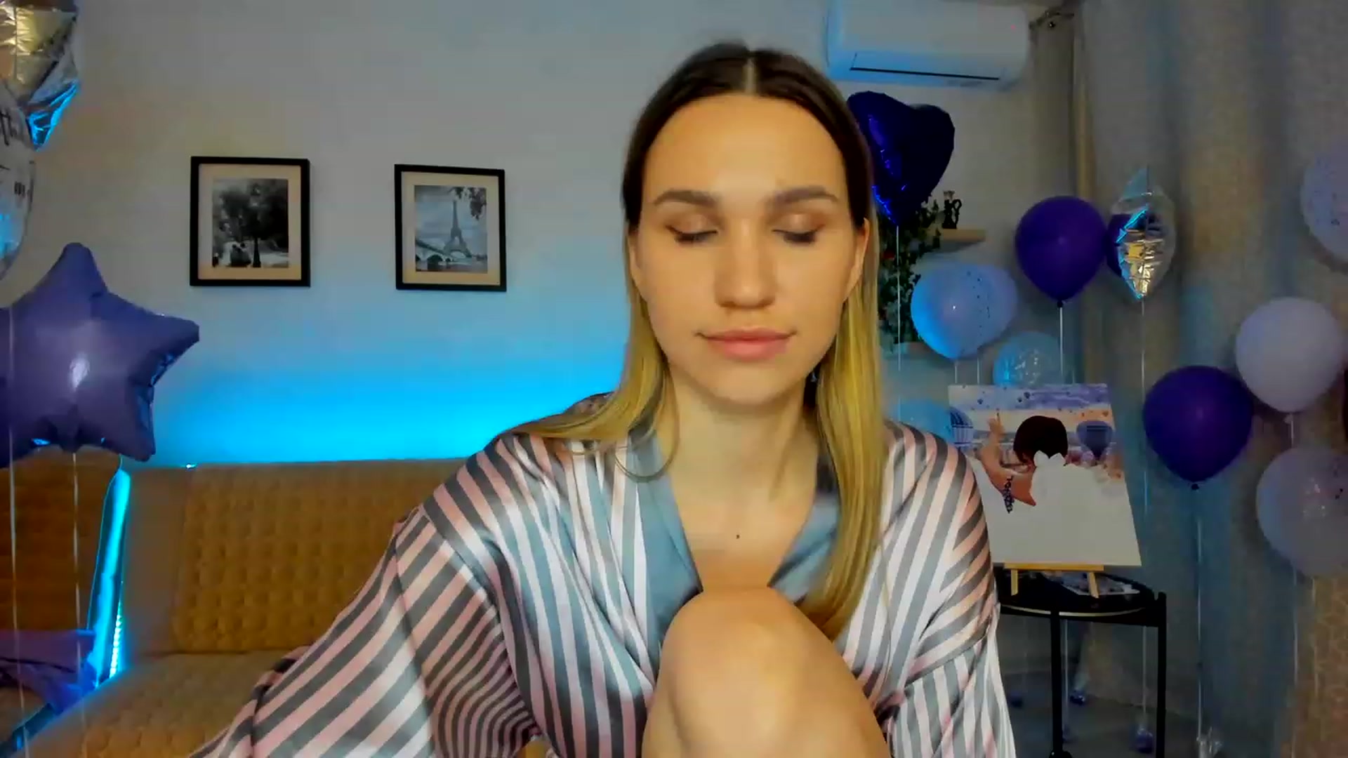 Gallery image thumbnail from WaveOfLove's myfreecams stream on, 02/17/2023, 21:43 image 14 of 20