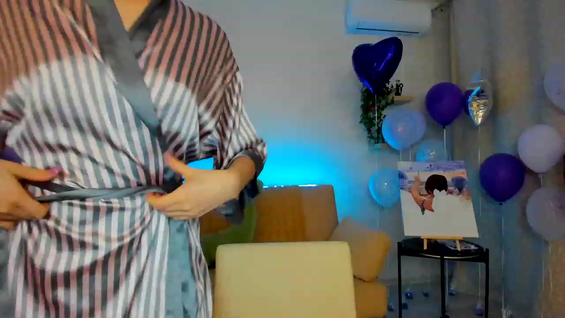 Gallery image thumbnail from WaveOfLove's myfreecams stream on, 02/17/2023, 21:43 image 5 of 20