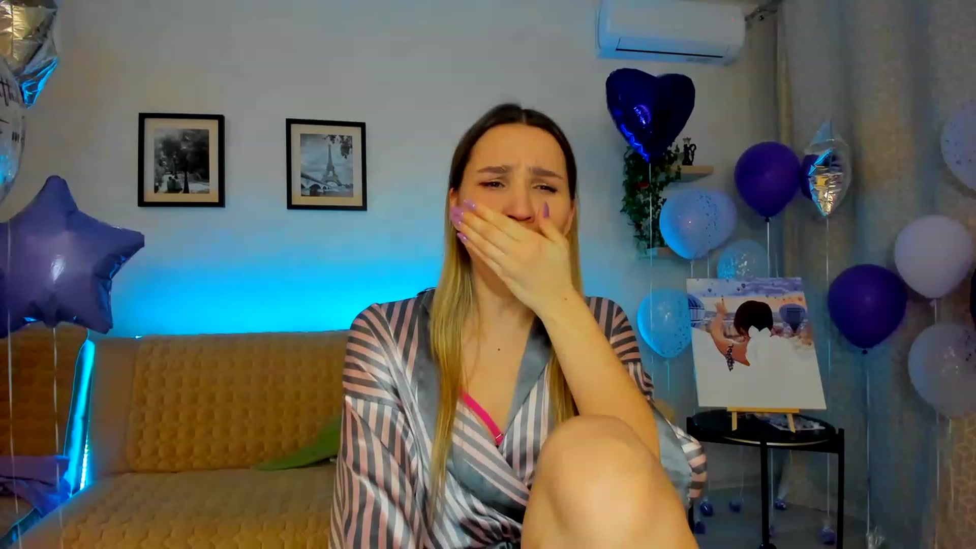 Gallery image thumbnail from WaveOfLove's myfreecams stream on, 02/17/2023, 21:43 image 16 of 20