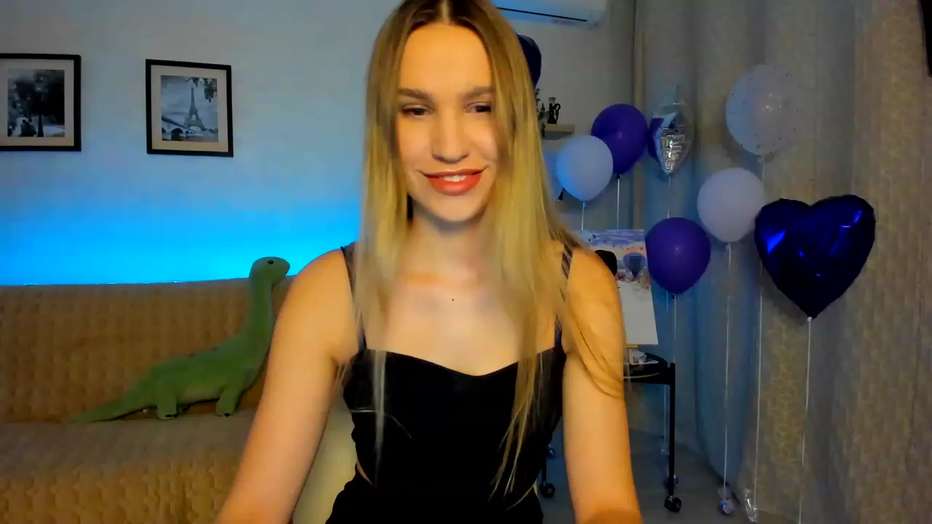 Gallery image thumbnail from WaveOfLove's myfreecams stream on, 02/18/2023, 15:49 image 8 of 20