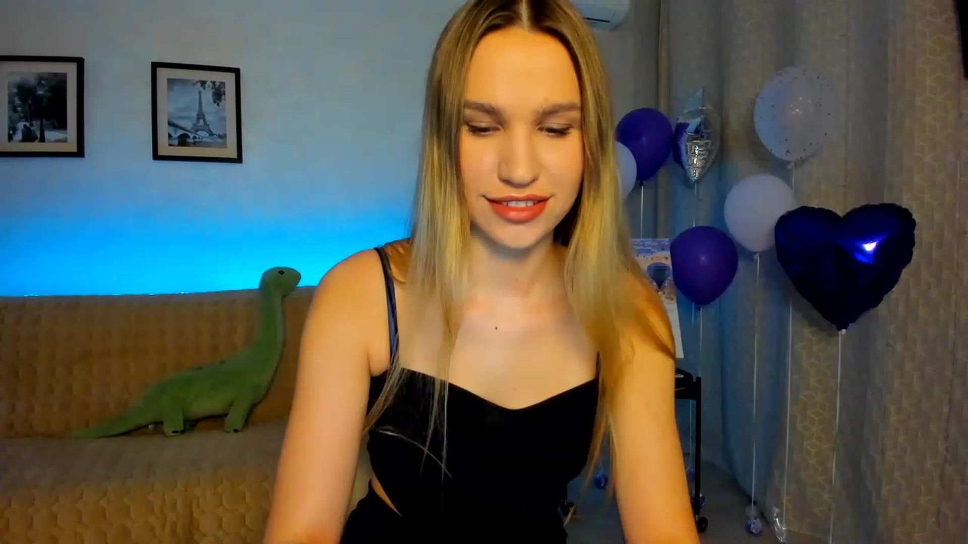 Gallery image thumbnail from WaveOfLove's myfreecams stream on, 02/18/2023, 15:49 image 6 of 20