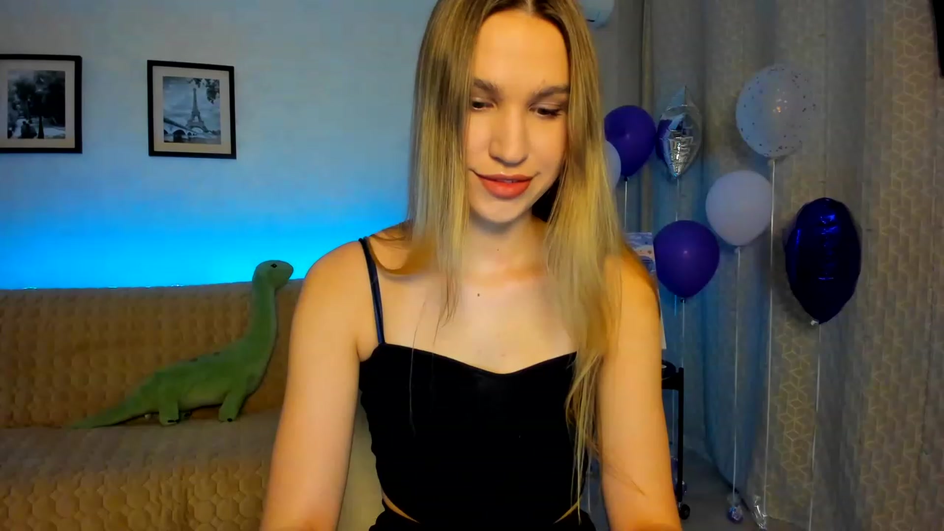 Gallery image thumbnail from WaveOfLove's myfreecams stream on, 02/18/2023, 15:49 image 4 of 20