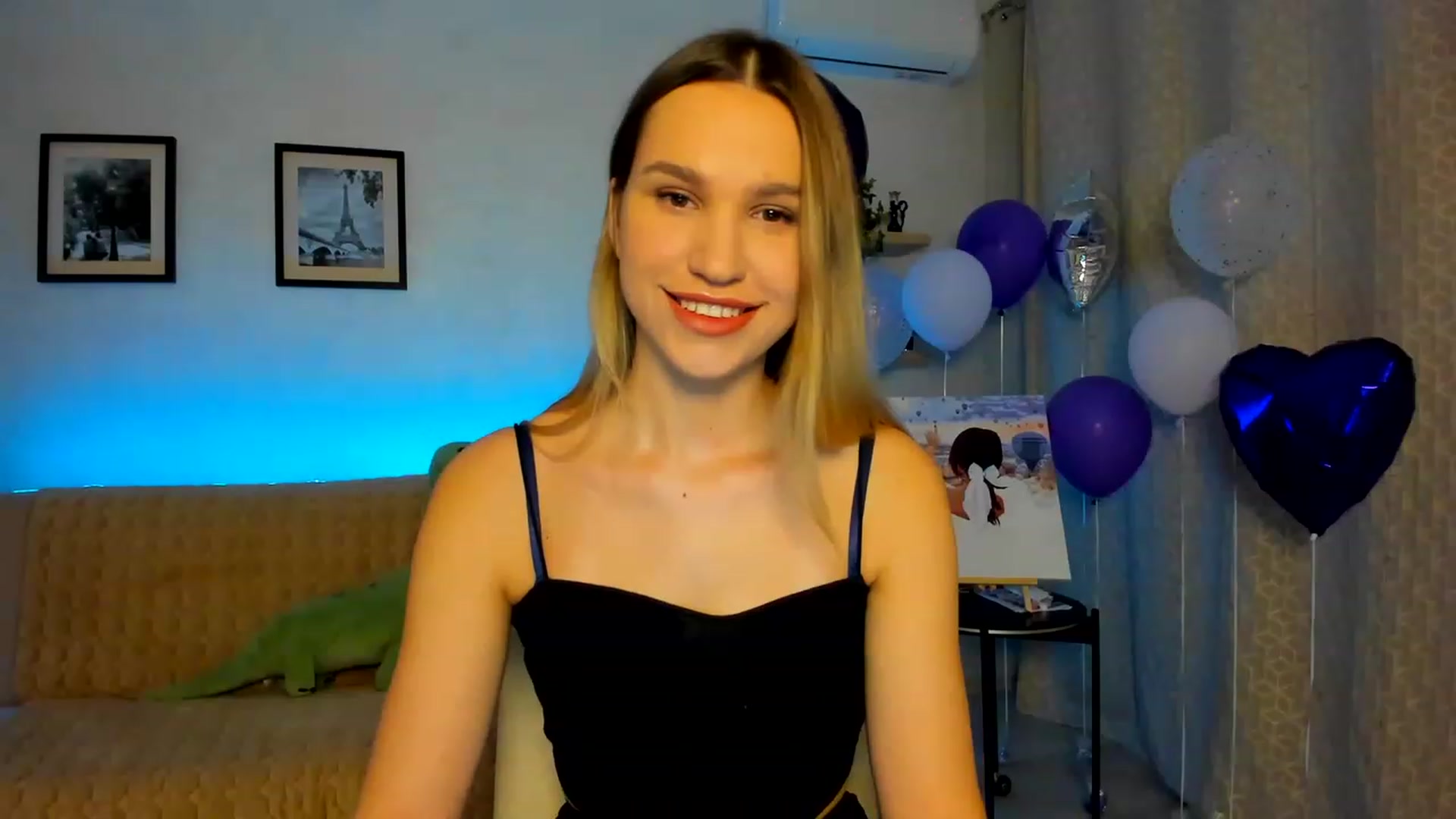 Gallery image thumbnail from WaveOfLove's myfreecams stream on, 02/18/2023, 15:49 image 14 of 20
