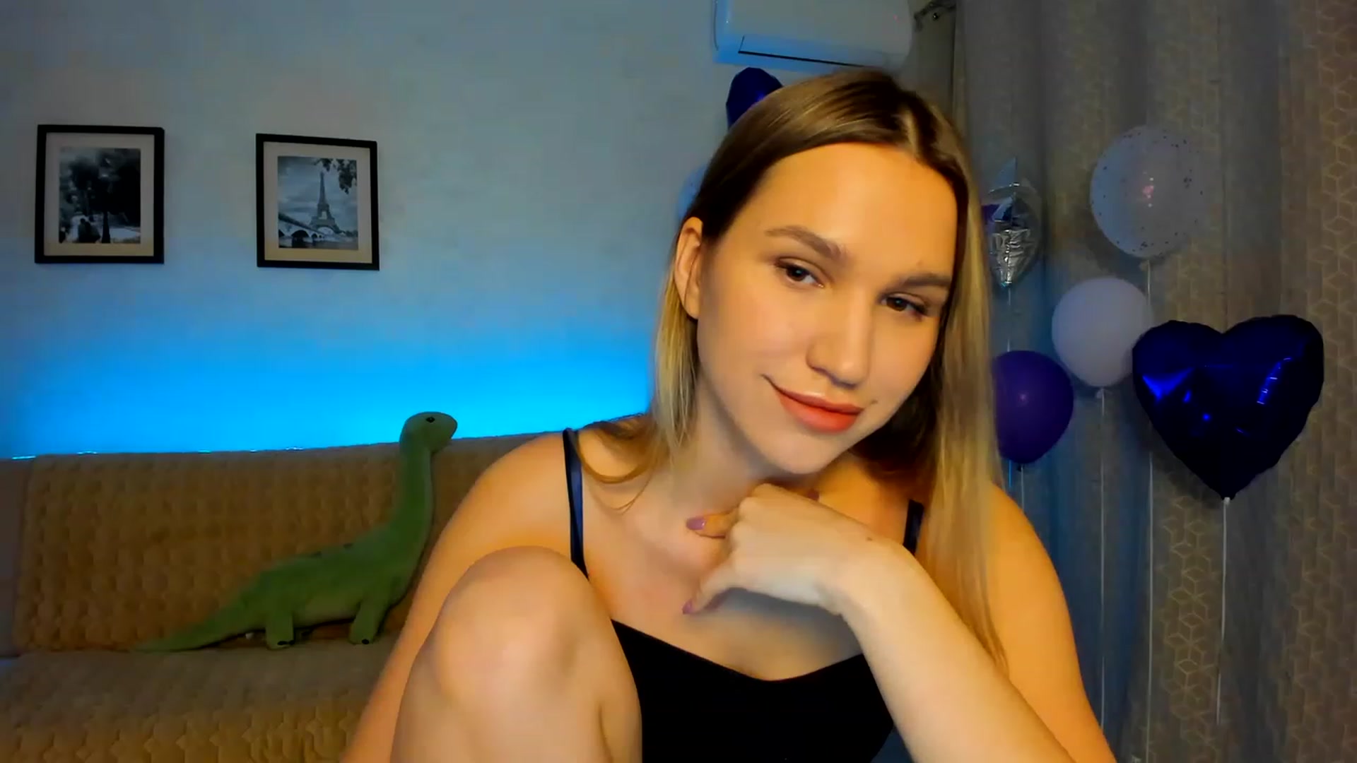 Gallery image thumbnail from WaveOfLove's myfreecams stream on, 02/18/2023, 15:49 image 19 of 20