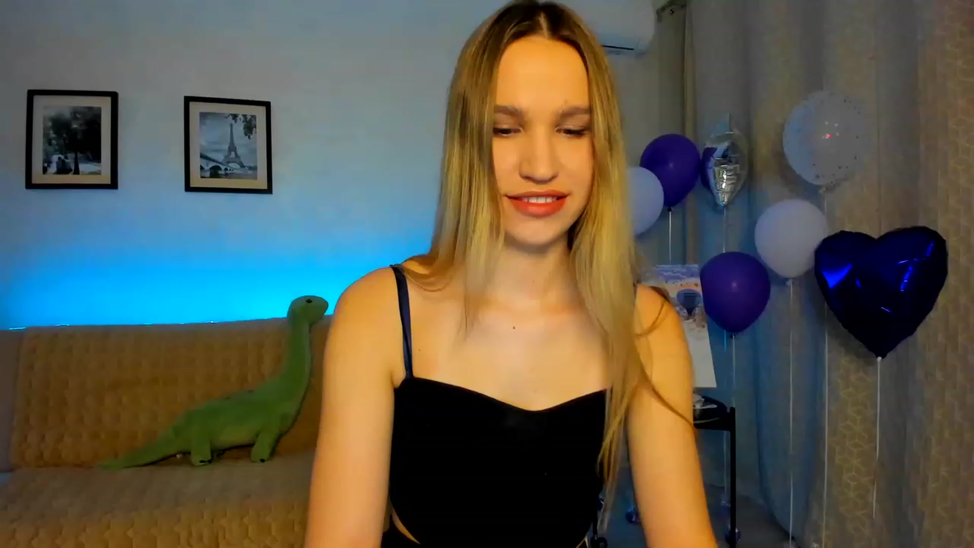 Gallery image thumbnail from WaveOfLove's myfreecams stream on, 02/18/2023, 15:49 image 11 of 20
