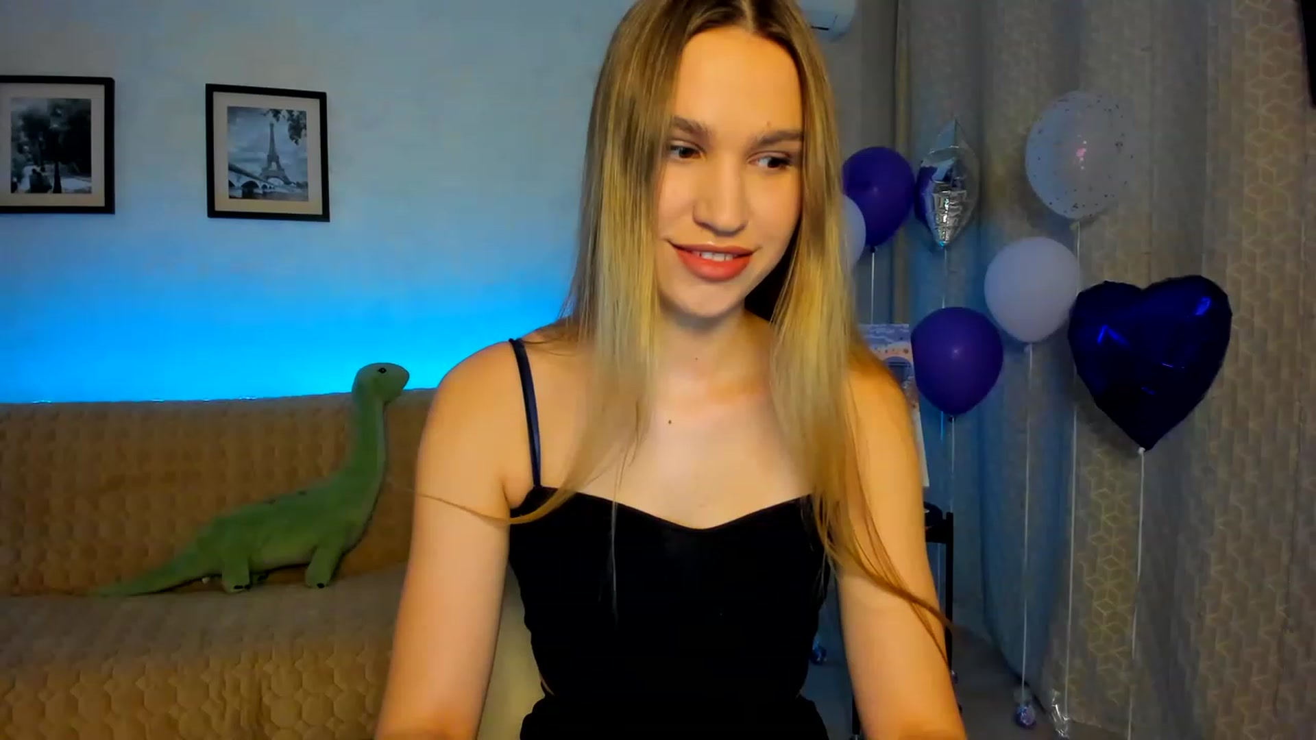 Gallery image thumbnail from WaveOfLove's myfreecams stream on, 02/18/2023, 15:49 image 5 of 20