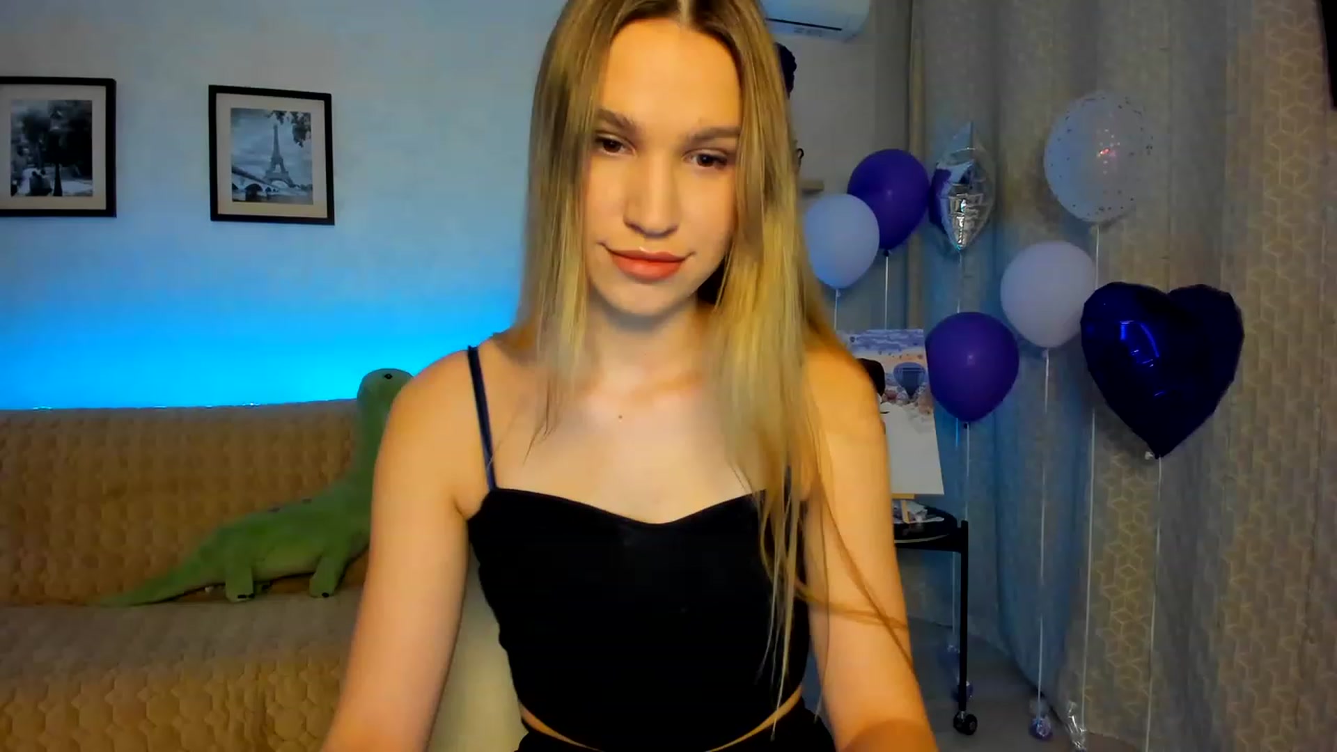 Gallery image thumbnail from WaveOfLove's myfreecams stream on, 02/18/2023, 15:49 image 3 of 20