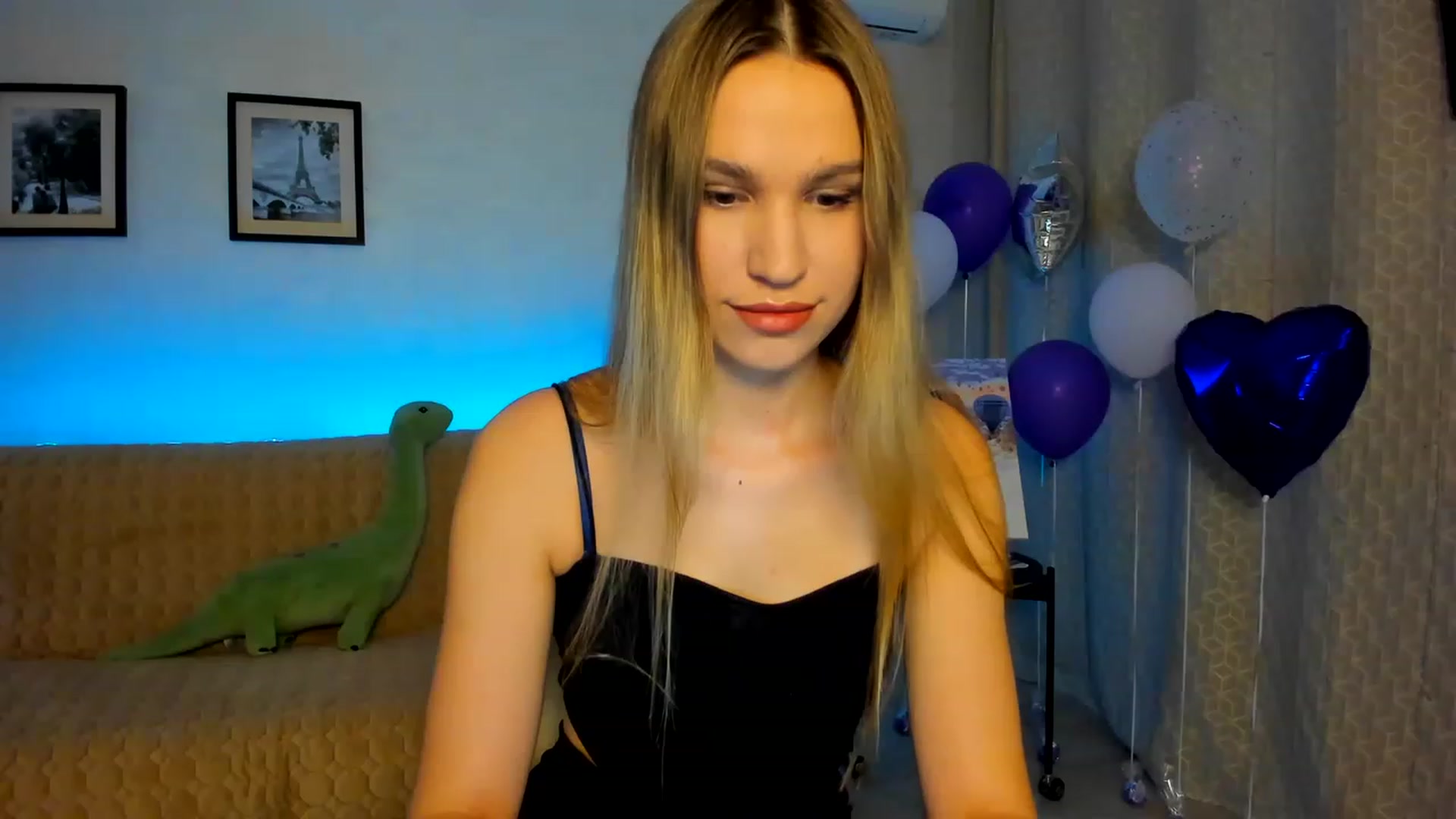 Gallery image thumbnail from WaveOfLove's myfreecams stream on, 02/18/2023, 15:49 image 7 of 20