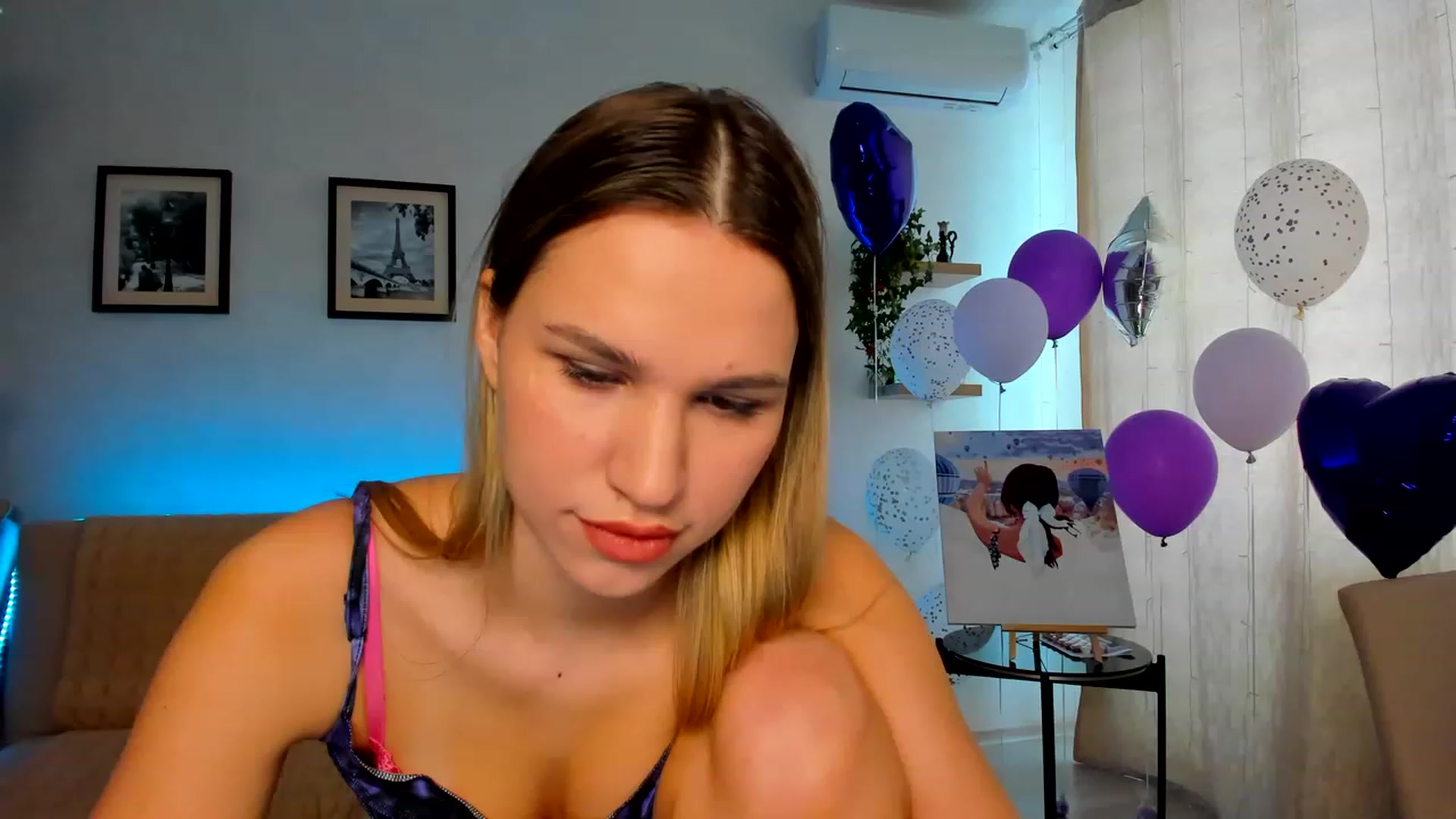 Gallery image thumbnail from WaveOfLove's myfreecams stream on, 02/19/2023, 11:37 image 16 of 20