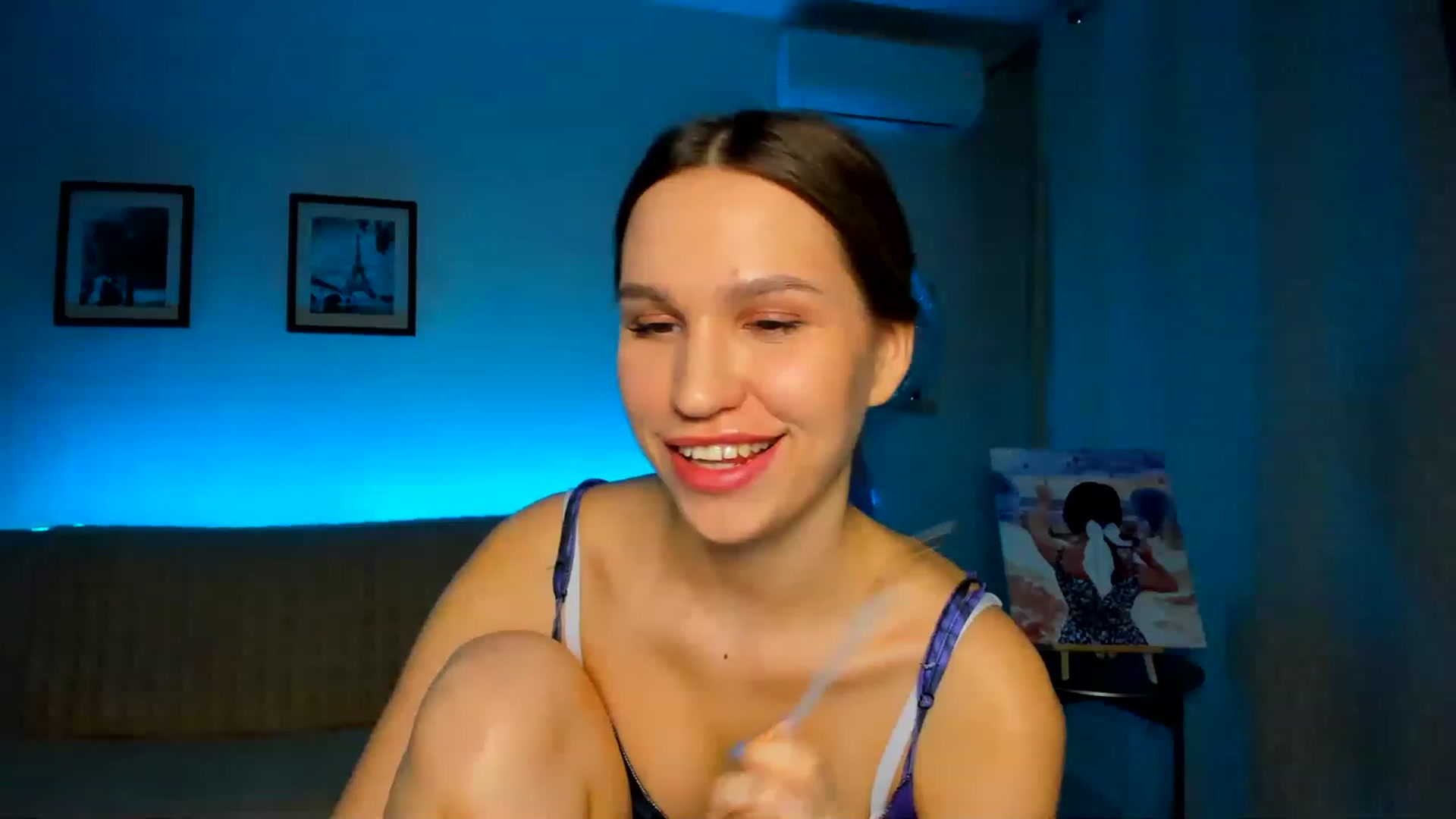 Gallery image thumbnail from WaveOfLove's myfreecams stream on, 03/11/2023, 15:47 image 19 of 20