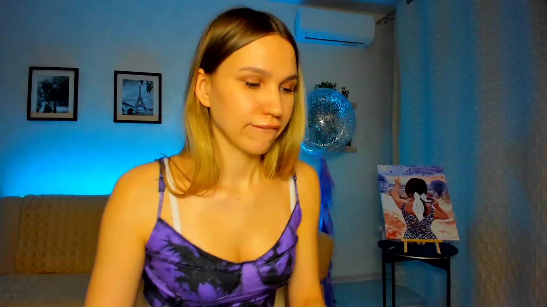 Gallery image thumbnail from WaveOfLove's myfreecams stream on, 03/11/2023, 18:29 image 14 of 20