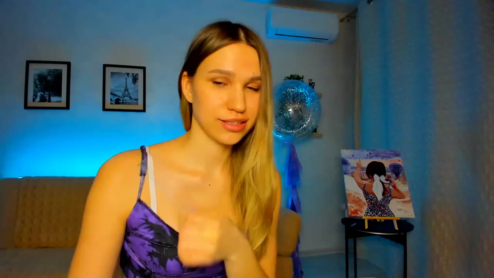 Gallery image thumbnail from WaveOfLove's myfreecams stream on, 03/11/2023, 18:29 image 15 of 20