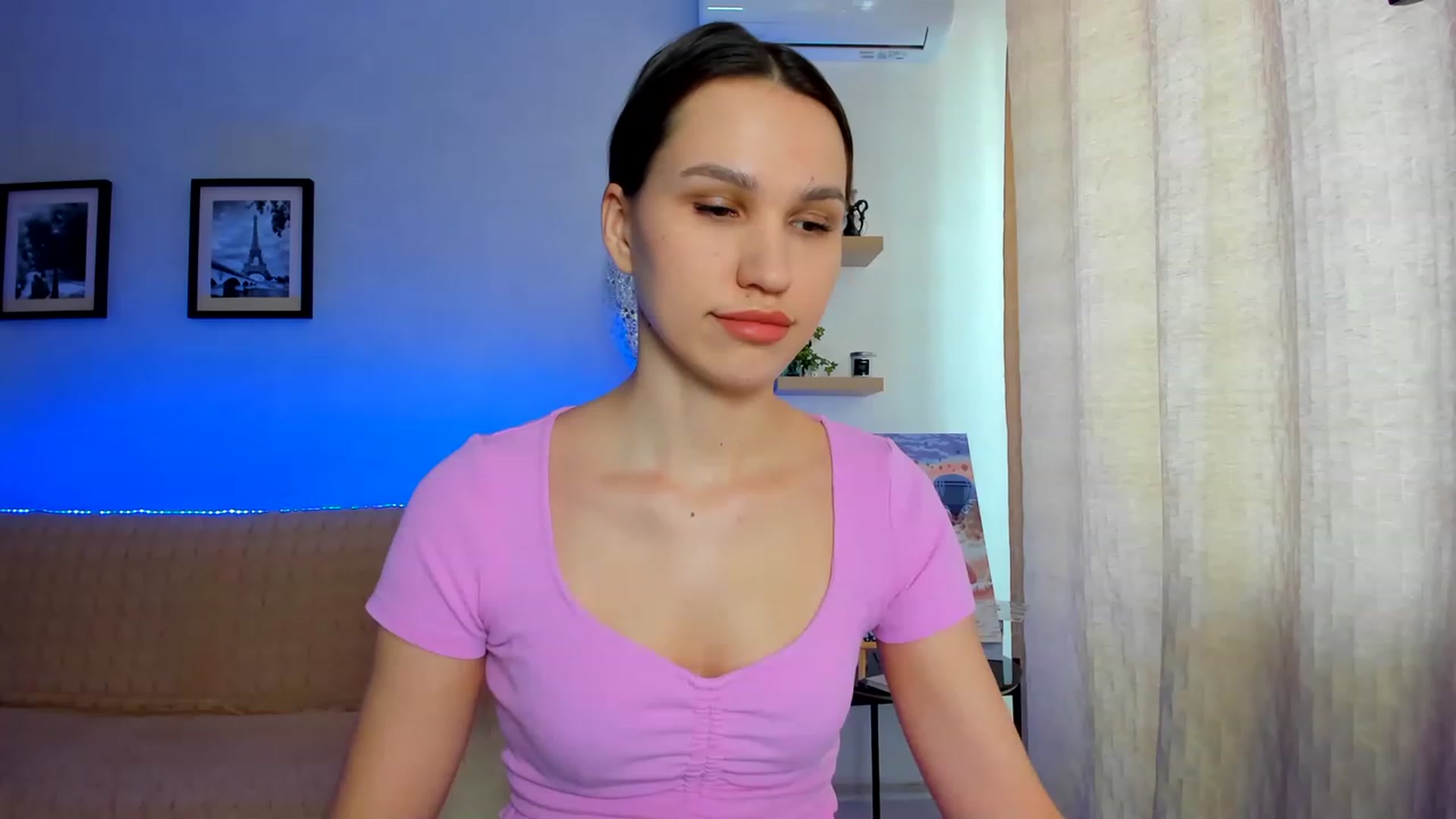 Gallery image thumbnail from WaveOfLove's myfreecams stream on, 03/14/2023, 10:10 image 12 of 20