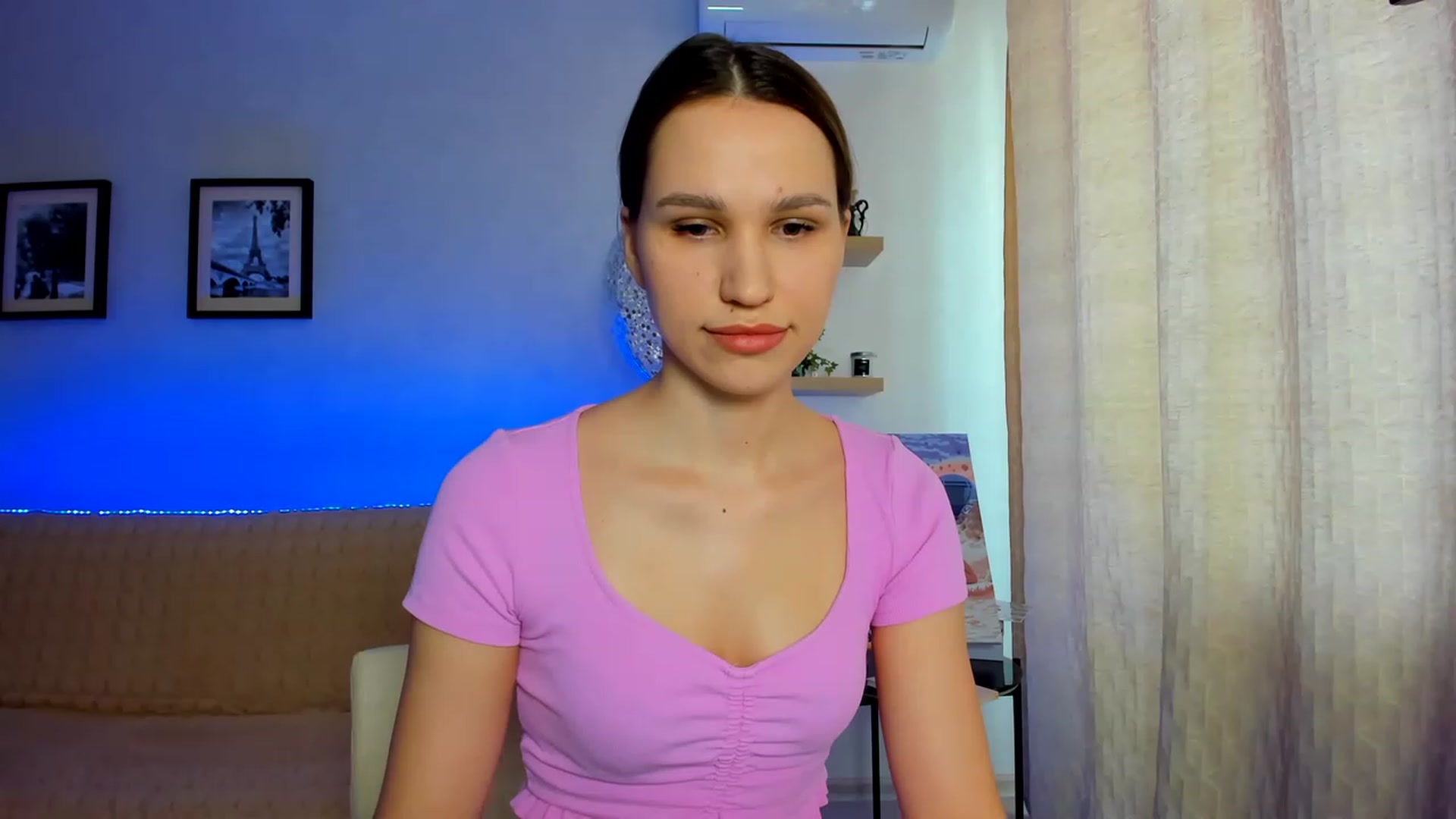 Gallery image thumbnail from WaveOfLove's myfreecams stream on, 03/14/2023, 11:43 image 2 of 20